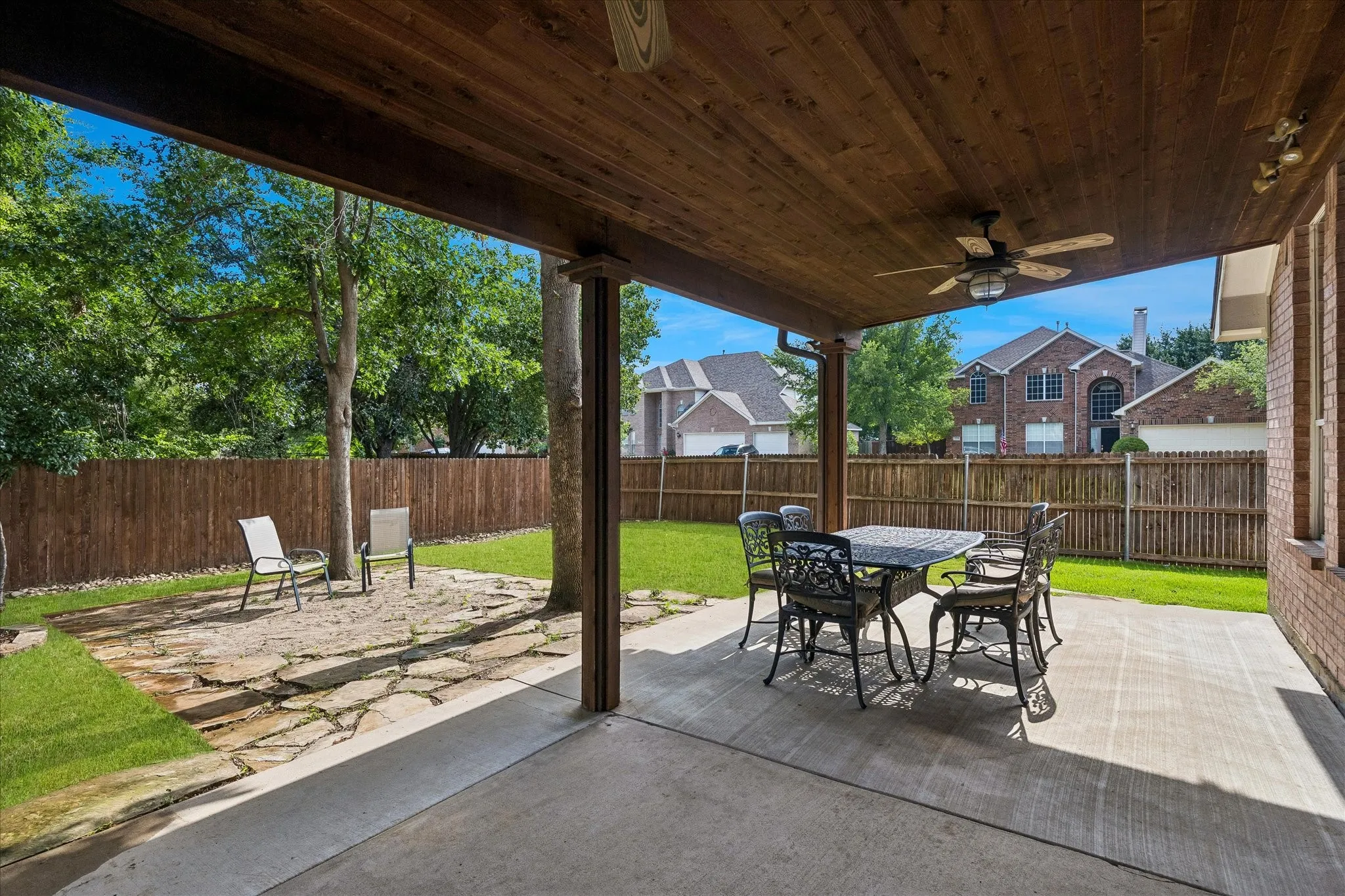 Single Family Residence For Sale in Denton County , 1204 Wildflower Lane, Flower Mound, Texas 75028, 4 Bedroom, 2 Bathroom, 2 Garage spaces, 2,097 Sqft, built in 2000, mls#21290826, Real Estate Agent in Flower Mound, Homes For Sale in Denton county, Homes For Sale in Flower Mound, Realtor in Flower Mound Texas, Real Estate Brokerage Independent Realty Texas, Luminita Cordes Realtor