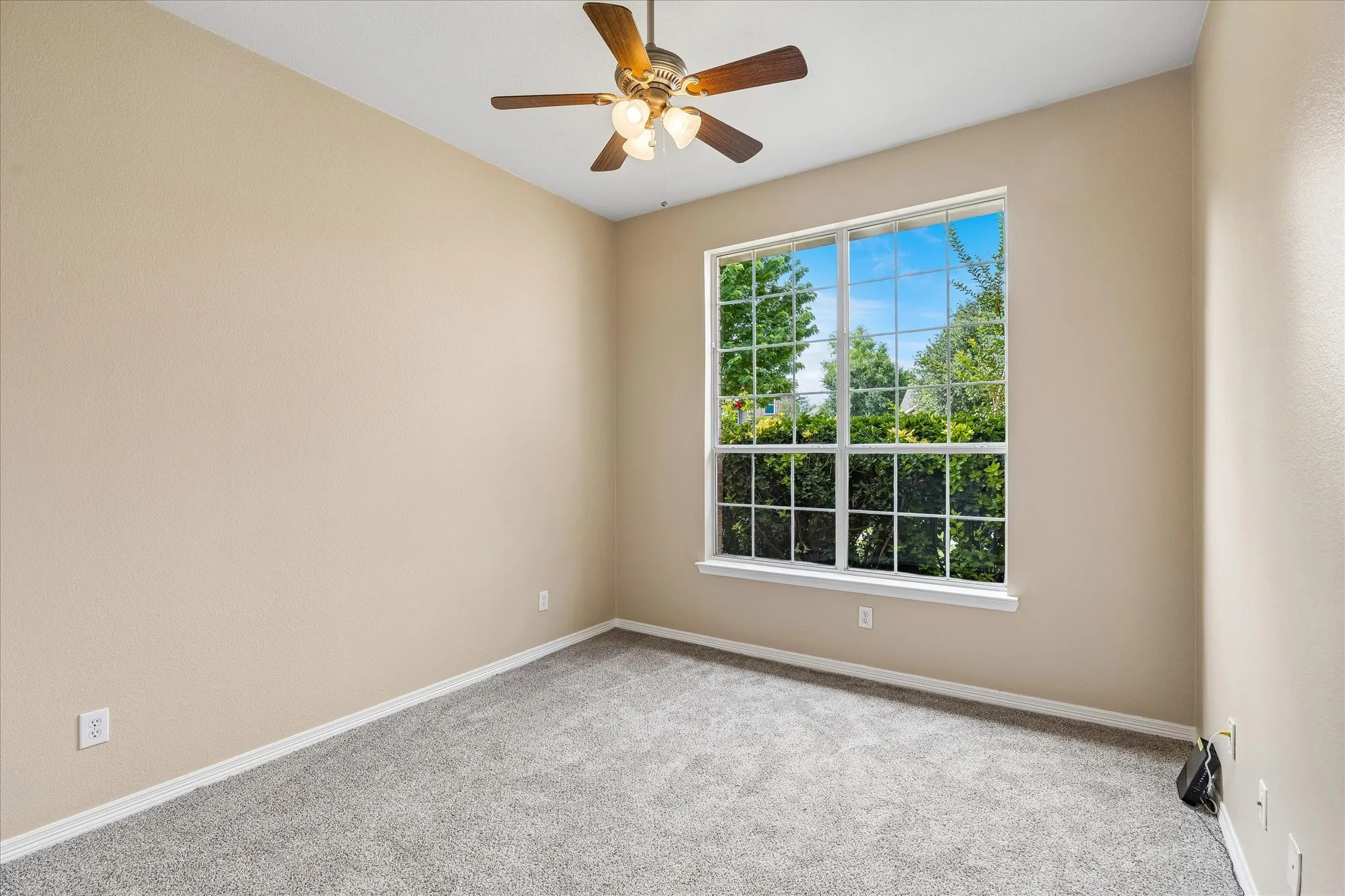 Single Family Residence For Sale in Denton County , 1204 Wildflower Lane, Flower Mound, Texas 75028, 4 Bedroom, 2 Bathroom, 2 Garage spaces, 2,097 Sqft, built in 2000, mls#21290826, Real Estate Agent in Flower Mound, Homes For Sale in Denton county, Homes For Sale in Flower Mound, Realtor in Flower Mound Texas, Real Estate Brokerage Independent Realty Texas, Luminita Cordes Realtor