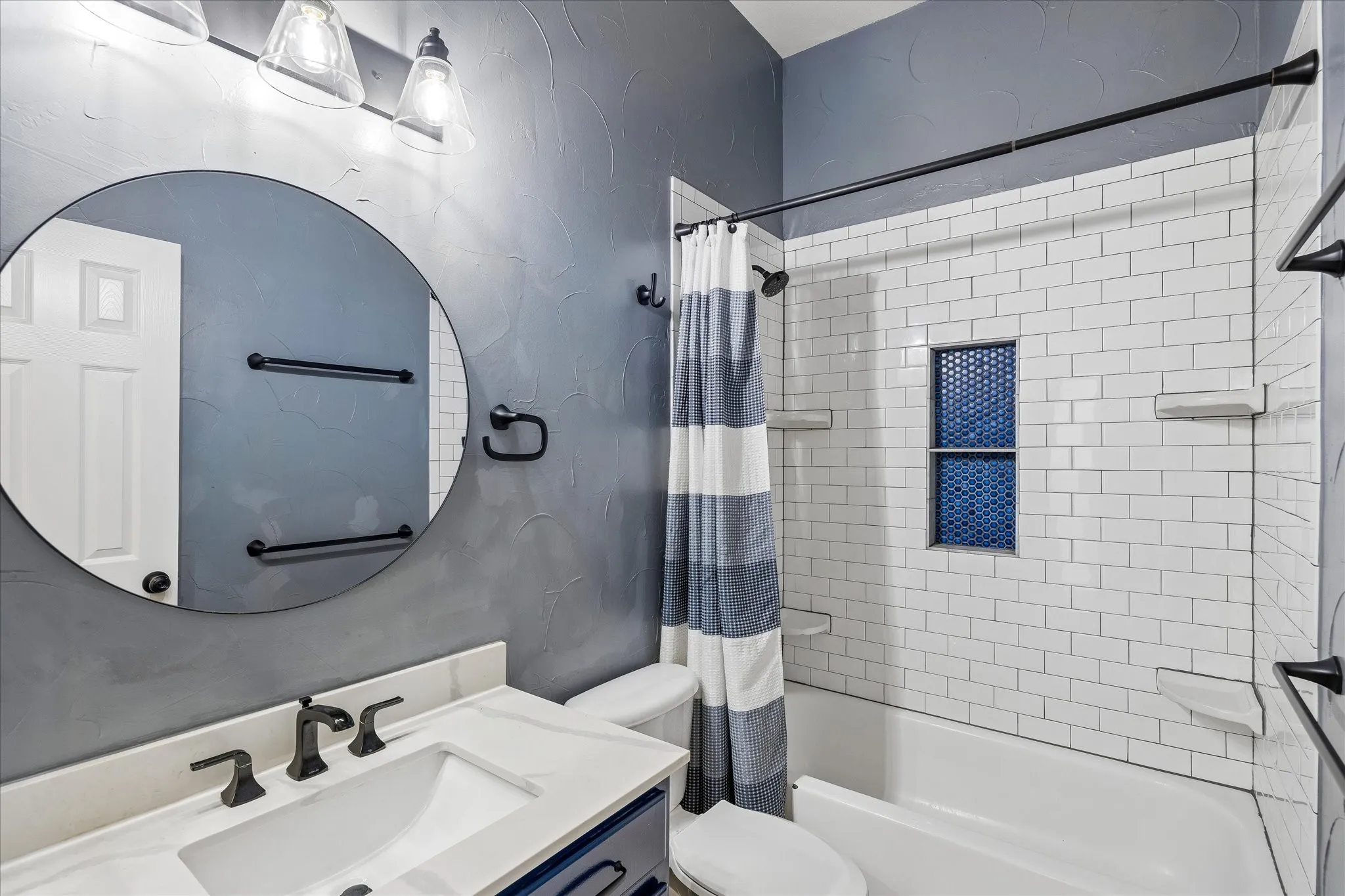 Single Family Residence For Sale in Denton County , 1204 Wildflower Lane, Flower Mound, Texas 75028, 4 Bedroom, 2 Bathroom, 2 Garage spaces, 2,097 Sqft, built in 2000, mls#21290826, Real Estate Agent in Flower Mound, Homes For Sale in Denton county, Homes For Sale in Flower Mound, Realtor in Flower Mound Texas, Real Estate Brokerage Independent Realty Texas, Luminita Cordes Realtor