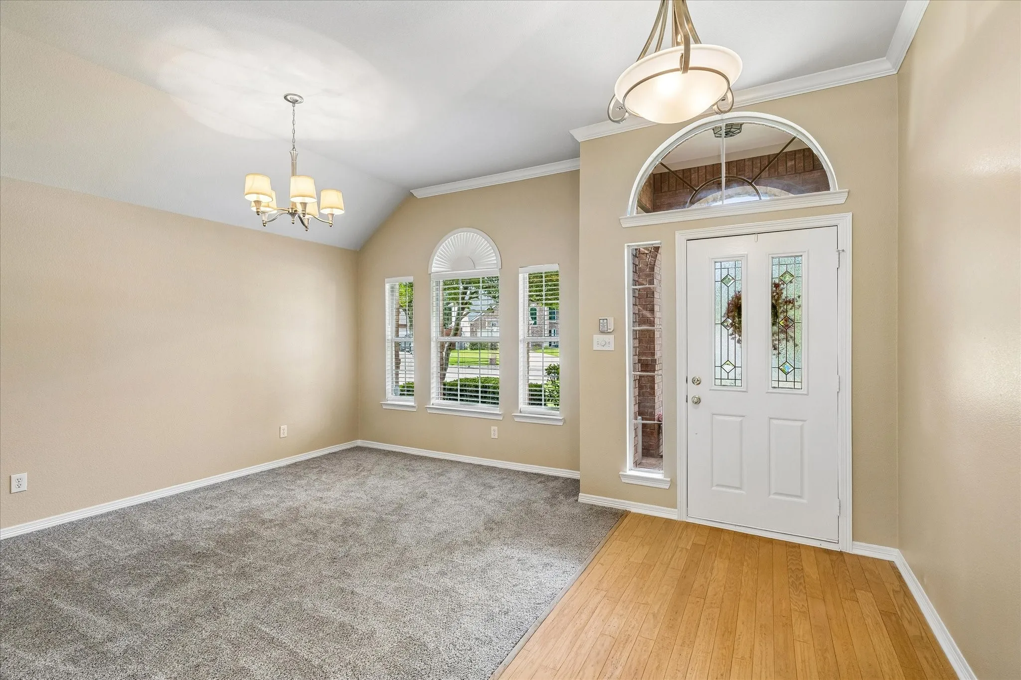 Single Family Residence For Sale in Denton County , 1204 Wildflower Lane, Flower Mound, Texas 75028, 4 Bedroom, 2 Bathroom, 2 Garage spaces, 2,097 Sqft, built in 2000, mls#21290826, Real Estate Agent in Flower Mound, Homes For Sale in Denton county, Homes For Sale in Flower Mound, Realtor in Flower Mound Texas, Real Estate Brokerage Independent Realty Texas, Luminita Cordes Realtor