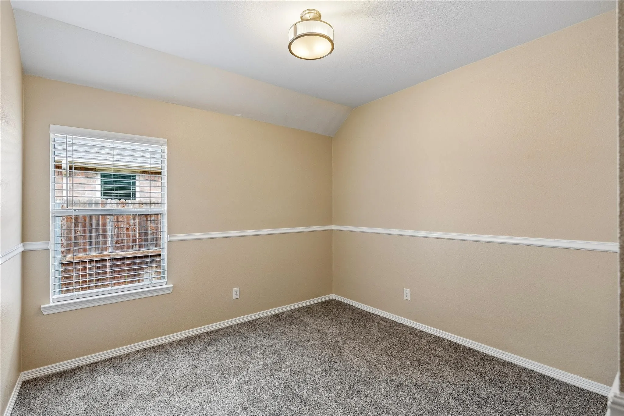 Single Family Residence For Sale in Denton County , 1204 Wildflower Lane, Flower Mound, Texas 75028, 4 Bedroom, 2 Bathroom, 2 Garage spaces, 2,097 Sqft, built in 2000, mls#21290826, Real Estate Agent in Flower Mound, Homes For Sale in Denton county, Homes For Sale in Flower Mound, Realtor in Flower Mound Texas, Real Estate Brokerage Independent Realty Texas, Luminita Cordes Realtor
