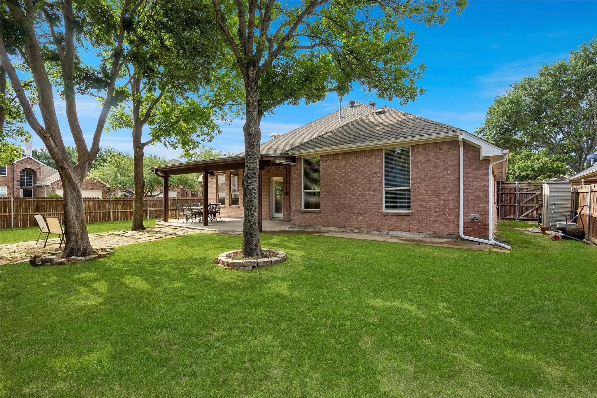 Single Family Residence For Sale in Denton County , 1204 Wildflower Lane, Flower Mound, Texas 75028, 4 Bedroom, 2 Bathroom, 2 Garage spaces, 2,097 Sqft, built in 2000, mls#21290826, Real Estate Agent in Flower Mound, Homes For Sale in Denton county, Homes For Sale in Flower Mound, Realtor in Flower Mound Texas, Real Estate Brokerage Independent Realty Texas, Luminita Cordes Realtor