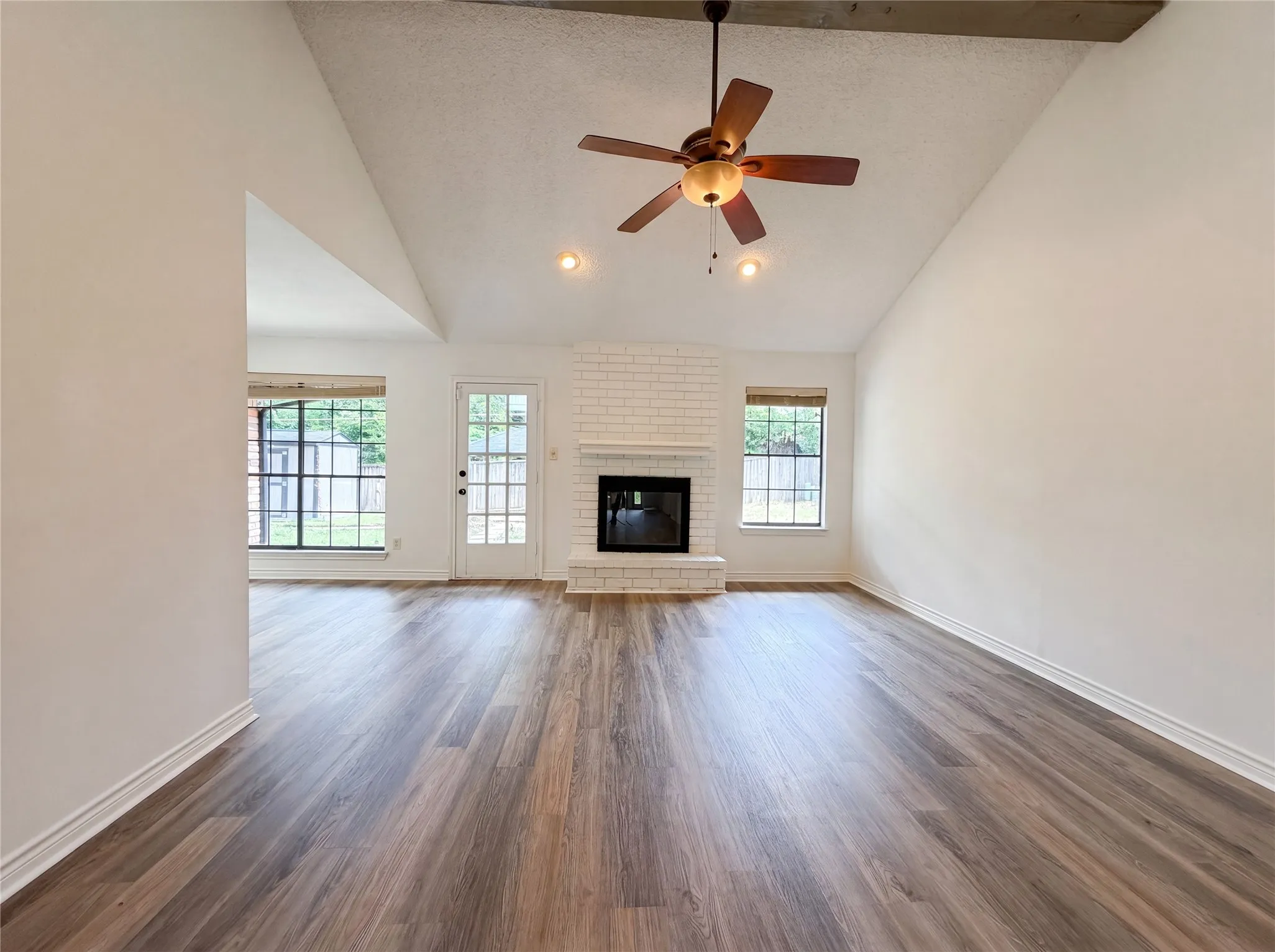 Single Family Residence For Sale in Tarrant County , 5719 Stage Line Drive, Arlington, Texas 76017, 3 Bedroom, 2 Bathroom, 2 Garage spaces, 1,604 Sqft, built in 1978, mls#21293268, Real Estate Agent in Arlington, Homes For Sale in Tarrant county, Homes For Sale in Arlington, Realtor in Arlington Texas, Real Estate Brokerage Independent Realty Texas, Luminita Cordes Realtor