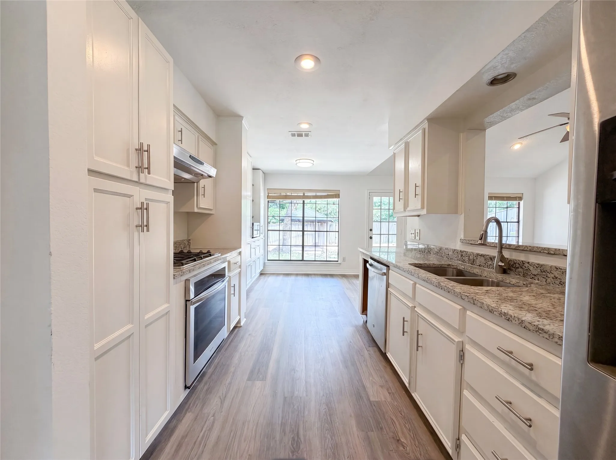 Single Family Residence For Sale in Tarrant County , 5719 Stage Line Drive, Arlington, Texas 76017, 3 Bedroom, 2 Bathroom, 2 Garage spaces, 1,604 Sqft, built in 1978, mls#21293268, Real Estate Agent in Arlington, Homes For Sale in Tarrant county, Homes For Sale in Arlington, Realtor in Arlington Texas, Real Estate Brokerage Independent Realty Texas, Luminita Cordes Realtor