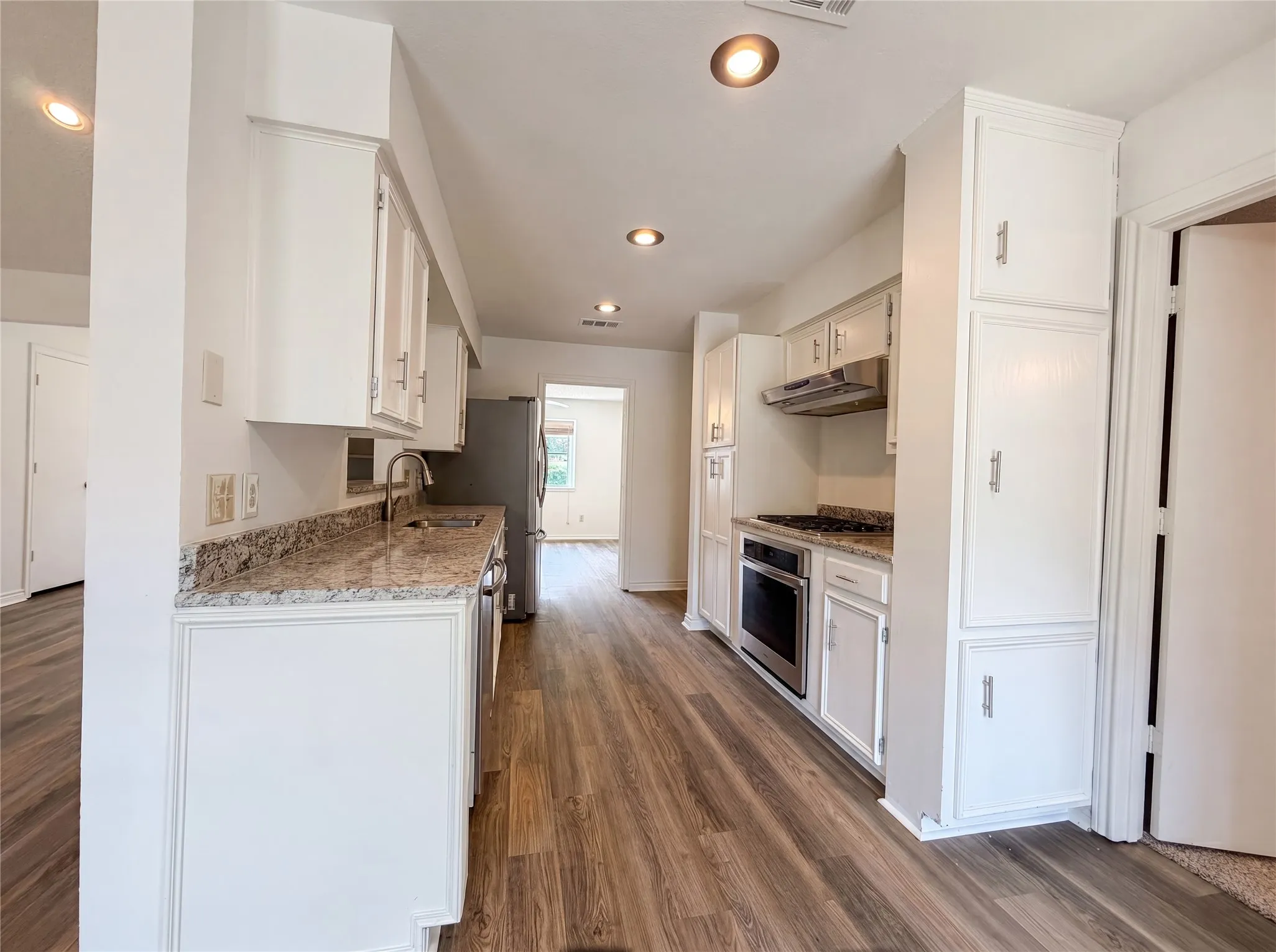 Single Family Residence For Sale in Tarrant County , 5719 Stage Line Drive, Arlington, Texas 76017, 3 Bedroom, 2 Bathroom, 2 Garage spaces, 1,604 Sqft, built in 1978, mls#21293268, Real Estate Agent in Arlington, Homes For Sale in Tarrant county, Homes For Sale in Arlington, Realtor in Arlington Texas, Real Estate Brokerage Independent Realty Texas, Luminita Cordes Realtor