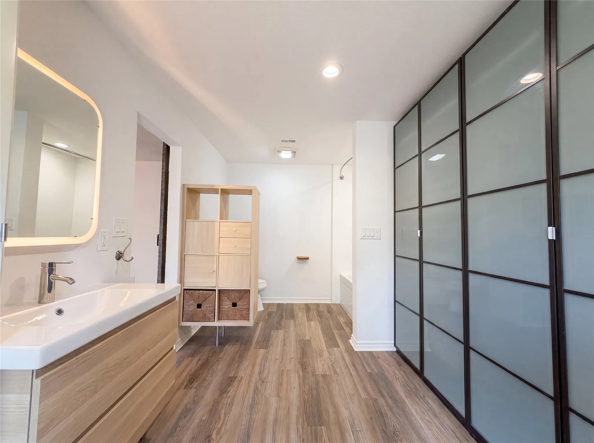 Single Family Residence For Sale in Tarrant County , 5719 Stage Line Drive, Arlington, Texas 76017, 3 Bedroom, 2 Bathroom, 2 Garage spaces, 1,604 Sqft, built in 1978, mls#21293268, Real Estate Agent in Arlington, Homes For Sale in Tarrant county, Homes For Sale in Arlington, Realtor in Arlington Texas, Real Estate Brokerage Independent Realty Texas, Luminita Cordes Realtor