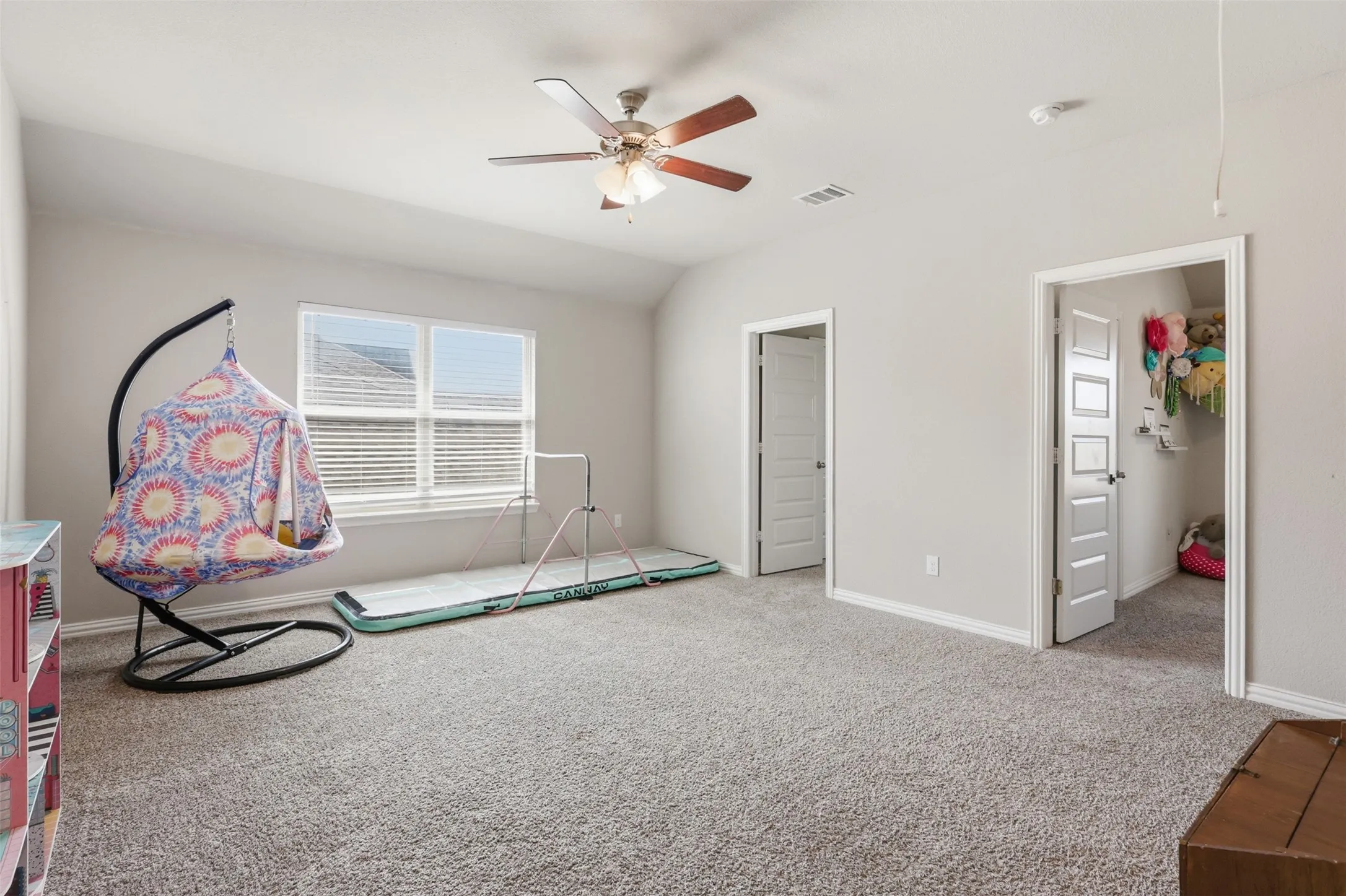 Single Family Residence For Sale in Denton County , 6127 Heron Drive, Celina, Texas 76227, 5 Bedroom, 3 Bathroom, 2 Garage spaces, 2,397 Sqft, built in 2019, mls#21293274, Real Estate Agent in Celina, Homes For Sale in Denton county, Homes For Sale in Celina, Realtor in Celina Texas, Real Estate Brokerage Independent Realty Texas, Luminita Cordes Realtor