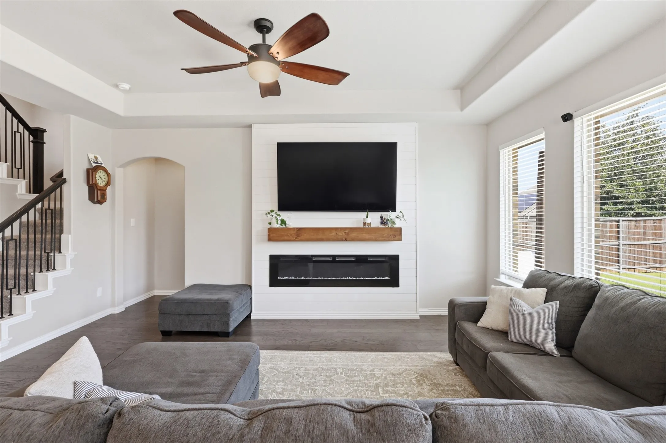 Single Family Residence For Sale in Denton County , 6127 Heron Drive, Celina, Texas 76227, 5 Bedroom, 3 Bathroom, 2 Garage spaces, 2,397 Sqft, built in 2019, mls#21293274, Real Estate Agent in Celina, Homes For Sale in Denton county, Homes For Sale in Celina, Realtor in Celina Texas, Real Estate Brokerage Independent Realty Texas, Luminita Cordes Realtor