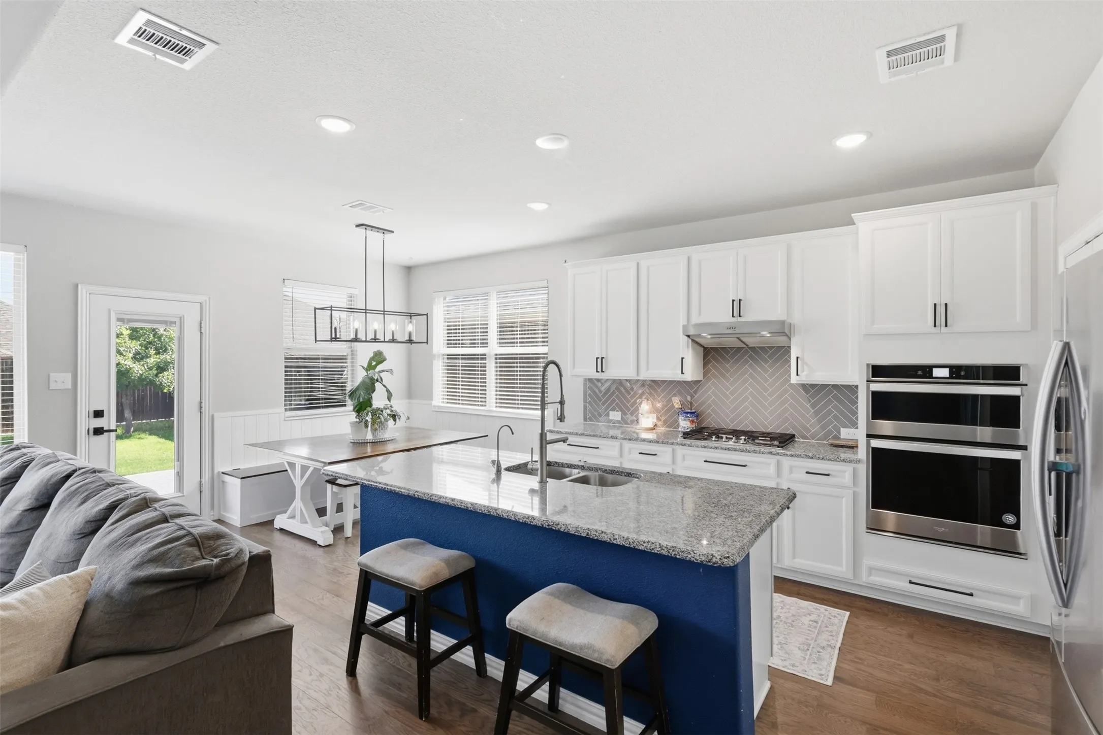 Single Family Residence For Sale in Denton County , 6127 Heron Drive, Celina, Texas 76227, 5 Bedroom, 3 Bathroom, 2 Garage spaces, 2,397 Sqft, built in 2019, mls#21293274, Real Estate Agent in Celina, Homes For Sale in Denton county, Homes For Sale in Celina, Realtor in Celina Texas, Real Estate Brokerage Independent Realty Texas, Luminita Cordes Realtor