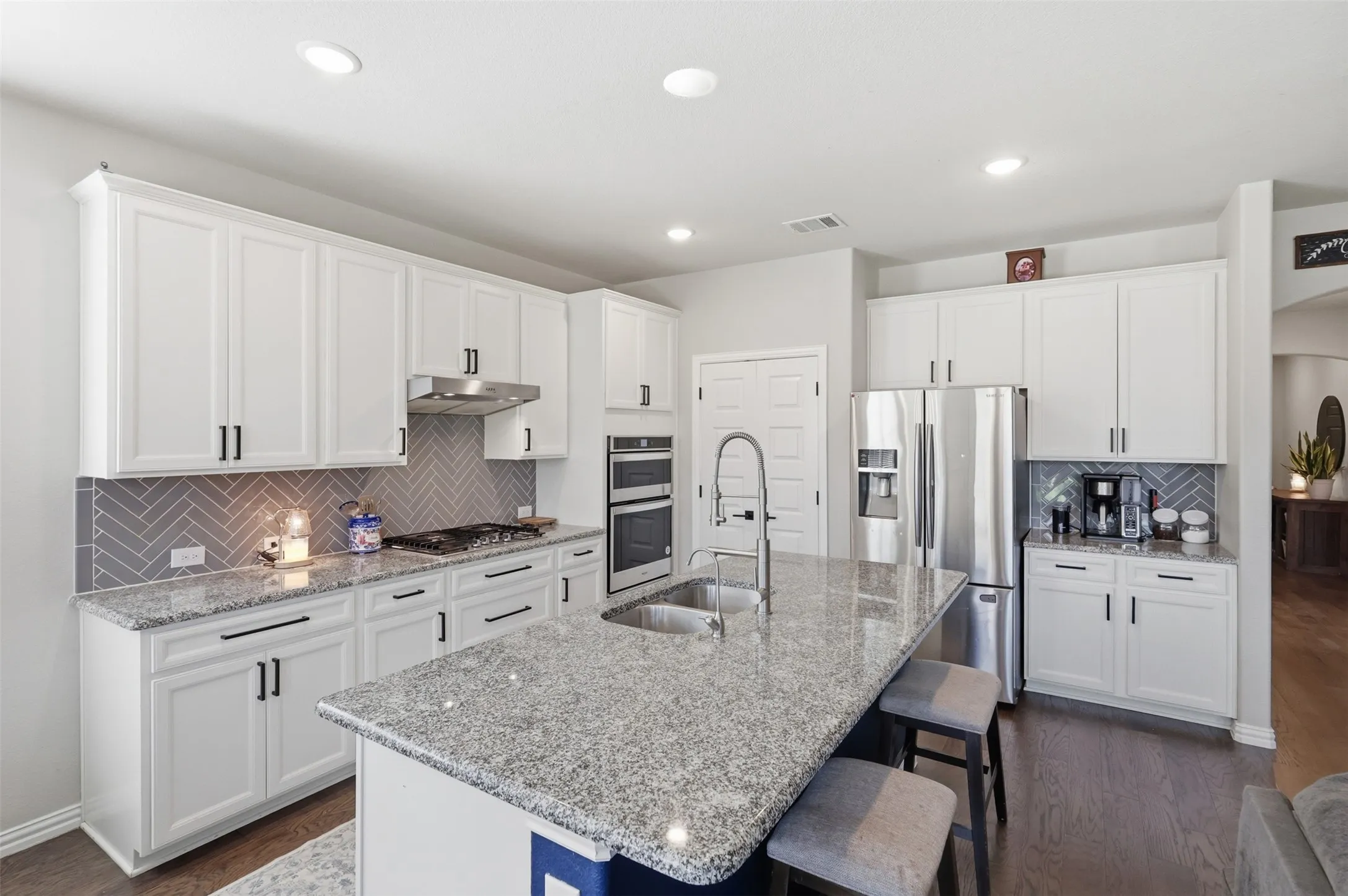 Single Family Residence For Sale in Denton County , 6127 Heron Drive, Celina, Texas 76227, 5 Bedroom, 3 Bathroom, 2 Garage spaces, 2,397 Sqft, built in 2019, mls#21293274, Real Estate Agent in Celina, Homes For Sale in Denton county, Homes For Sale in Celina, Realtor in Celina Texas, Real Estate Brokerage Independent Realty Texas, Luminita Cordes Realtor