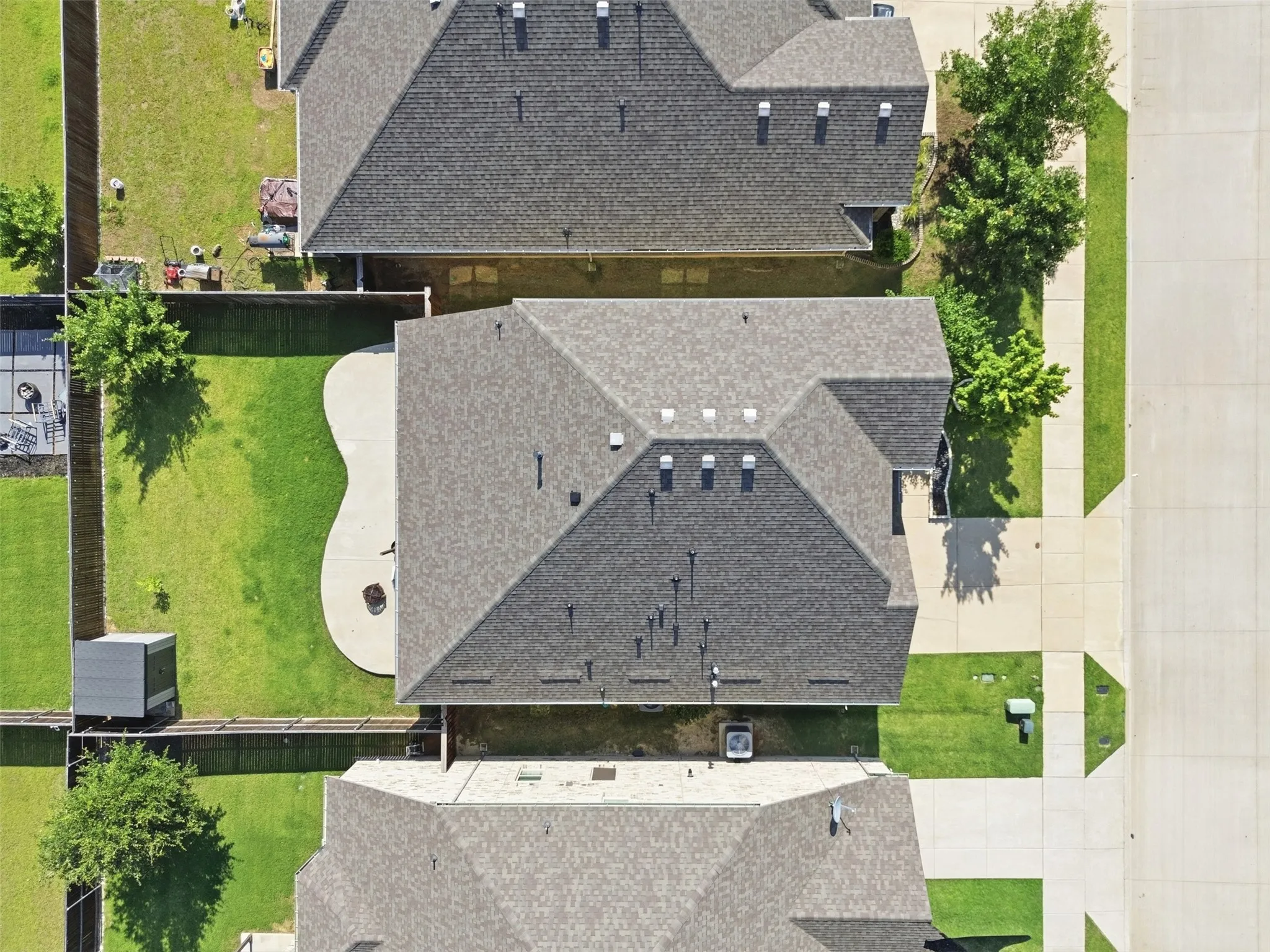 Single Family Residence For Sale in Denton County , 6127 Heron Drive, Celina, Texas 76227, 5 Bedroom, 3 Bathroom, 2 Garage spaces, 2,397 Sqft, built in 2019, mls#21293274, Real Estate Agent in Celina, Homes For Sale in Denton county, Homes For Sale in Celina, Realtor in Celina Texas, Real Estate Brokerage Independent Realty Texas, Luminita Cordes Realtor