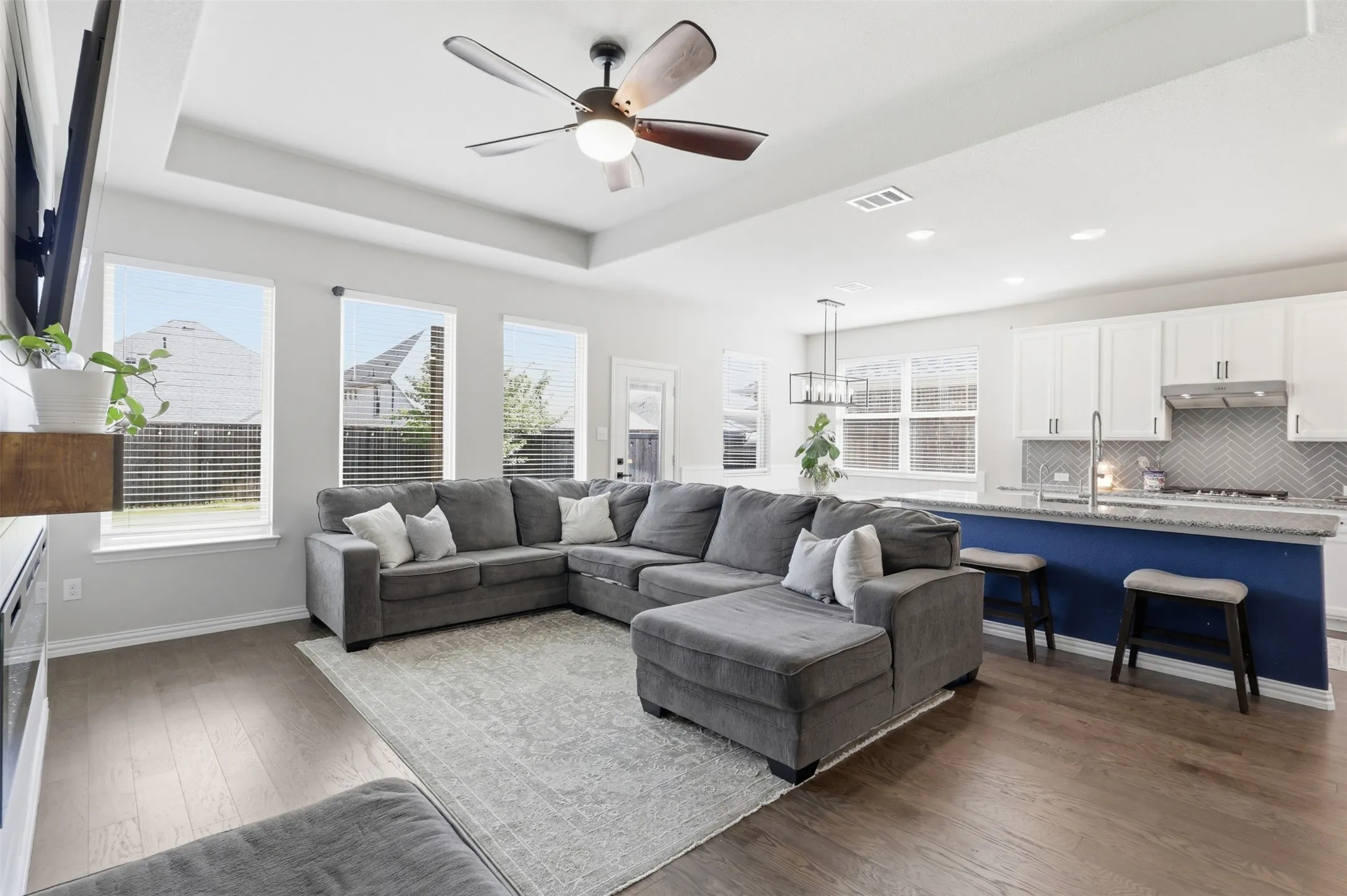 Single Family Residence For Sale in Denton County , 6127 Heron Drive, Celina, Texas 76227, 5 Bedroom, 3 Bathroom, 2 Garage spaces, 2,397 Sqft, built in 2019, mls#21293274, Real Estate Agent in Celina, Homes For Sale in Denton county, Homes For Sale in Celina, Realtor in Celina Texas, Real Estate Brokerage Independent Realty Texas, Luminita Cordes Realtor