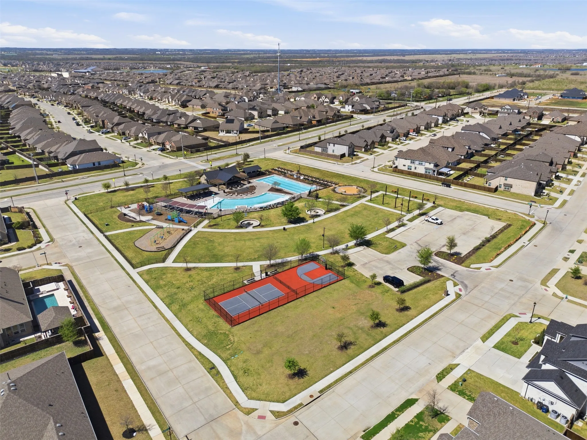 Single Family Residence For Sale in Denton County , 6127 Heron Drive, Celina, Texas 76227, 5 Bedroom, 3 Bathroom, 2 Garage spaces, 2,397 Sqft, built in 2019, mls#21293274, Real Estate Agent in Celina, Homes For Sale in Denton county, Homes For Sale in Celina, Realtor in Celina Texas, Real Estate Brokerage Independent Realty Texas, Luminita Cordes Realtor