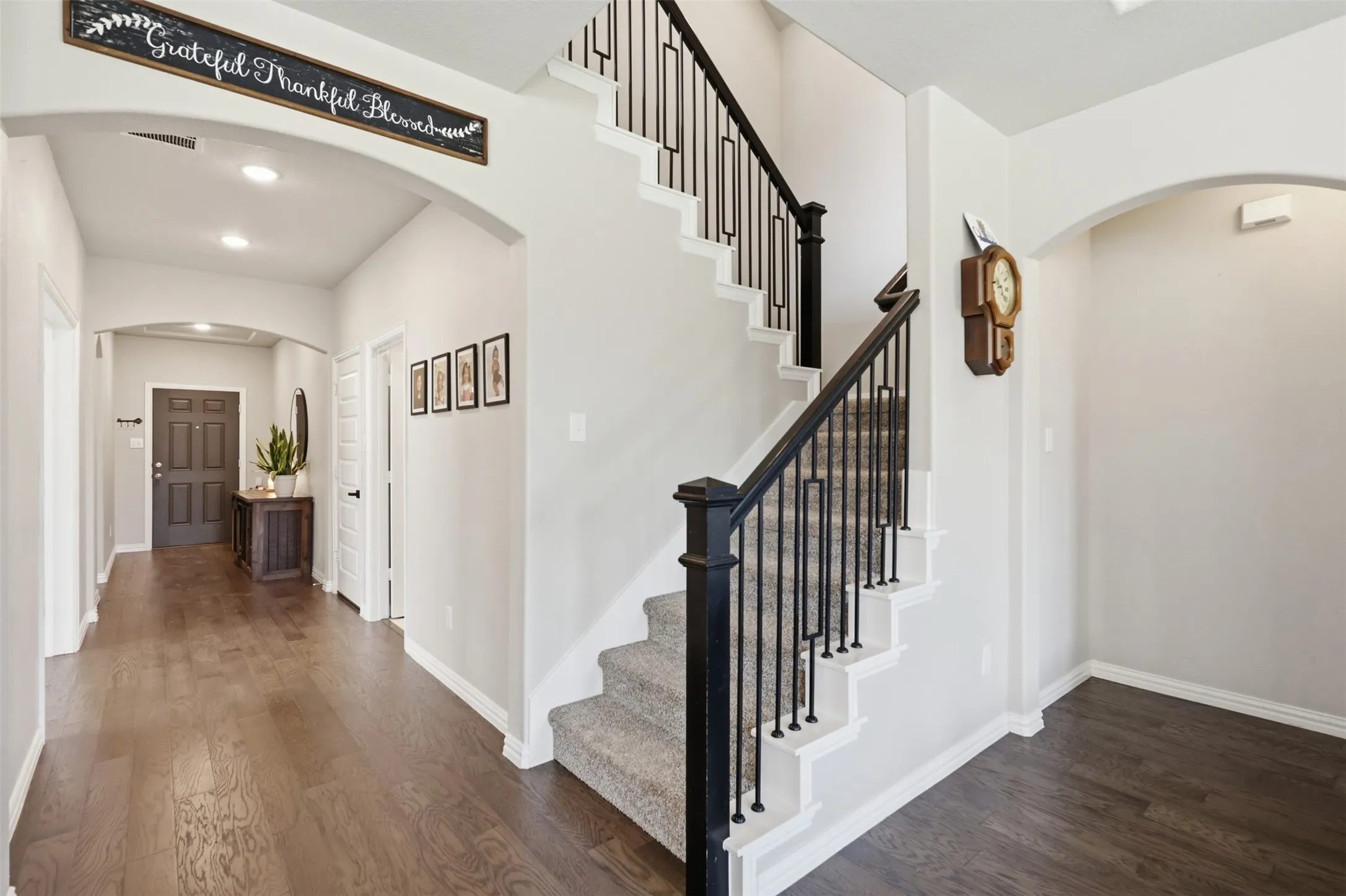 Single Family Residence For Sale in Denton County , 6127 Heron Drive, Celina, Texas 76227, 5 Bedroom, 3 Bathroom, 2 Garage spaces, 2,397 Sqft, built in 2019, mls#21293274, Real Estate Agent in Celina, Homes For Sale in Denton county, Homes For Sale in Celina, Realtor in Celina Texas, Real Estate Brokerage Independent Realty Texas, Luminita Cordes Realtor