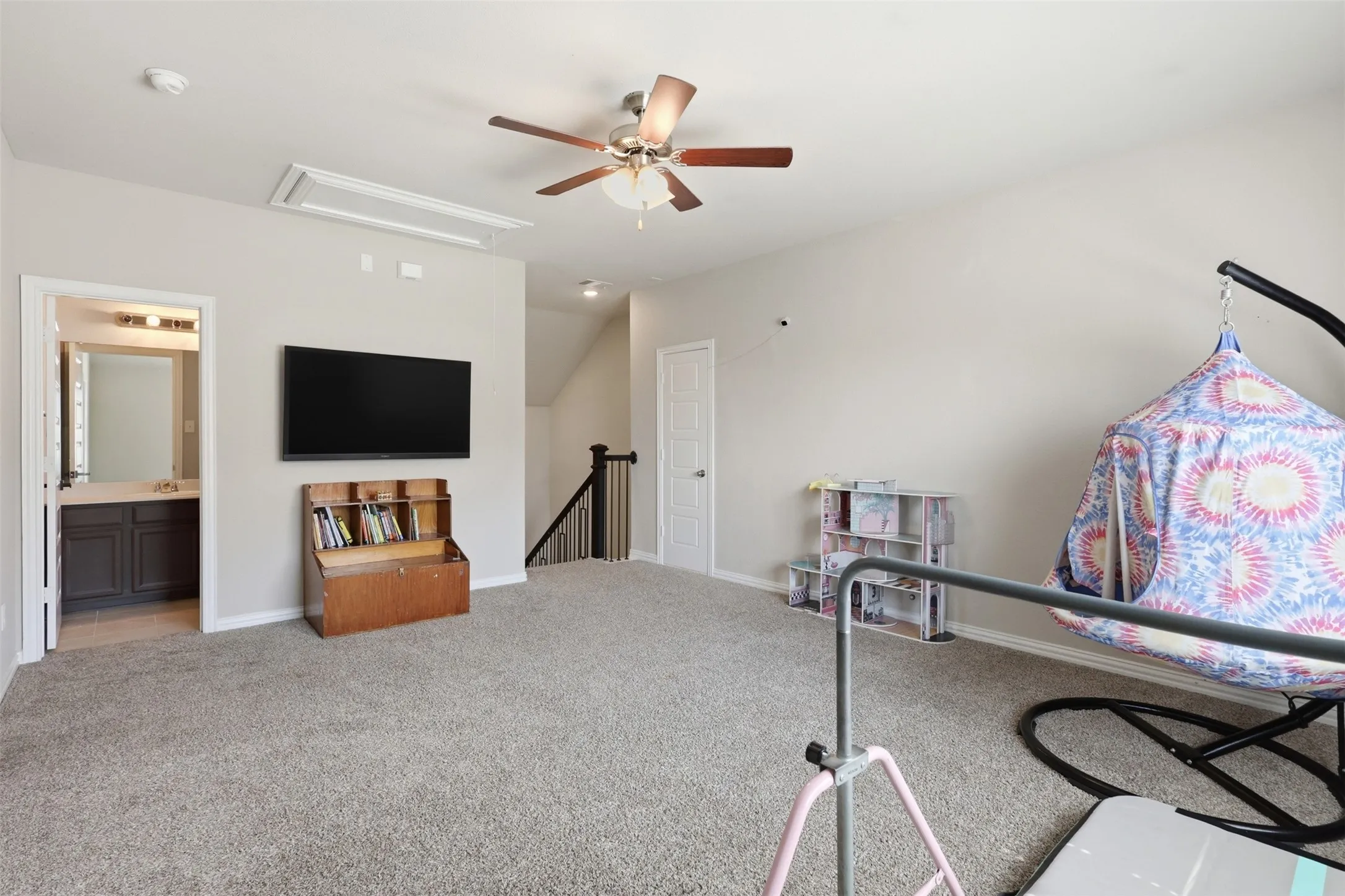 Single Family Residence For Sale in Denton County , 6127 Heron Drive, Celina, Texas 76227, 5 Bedroom, 3 Bathroom, 2 Garage spaces, 2,397 Sqft, built in 2019, mls#21293274, Real Estate Agent in Celina, Homes For Sale in Denton county, Homes For Sale in Celina, Realtor in Celina Texas, Real Estate Brokerage Independent Realty Texas, Luminita Cordes Realtor