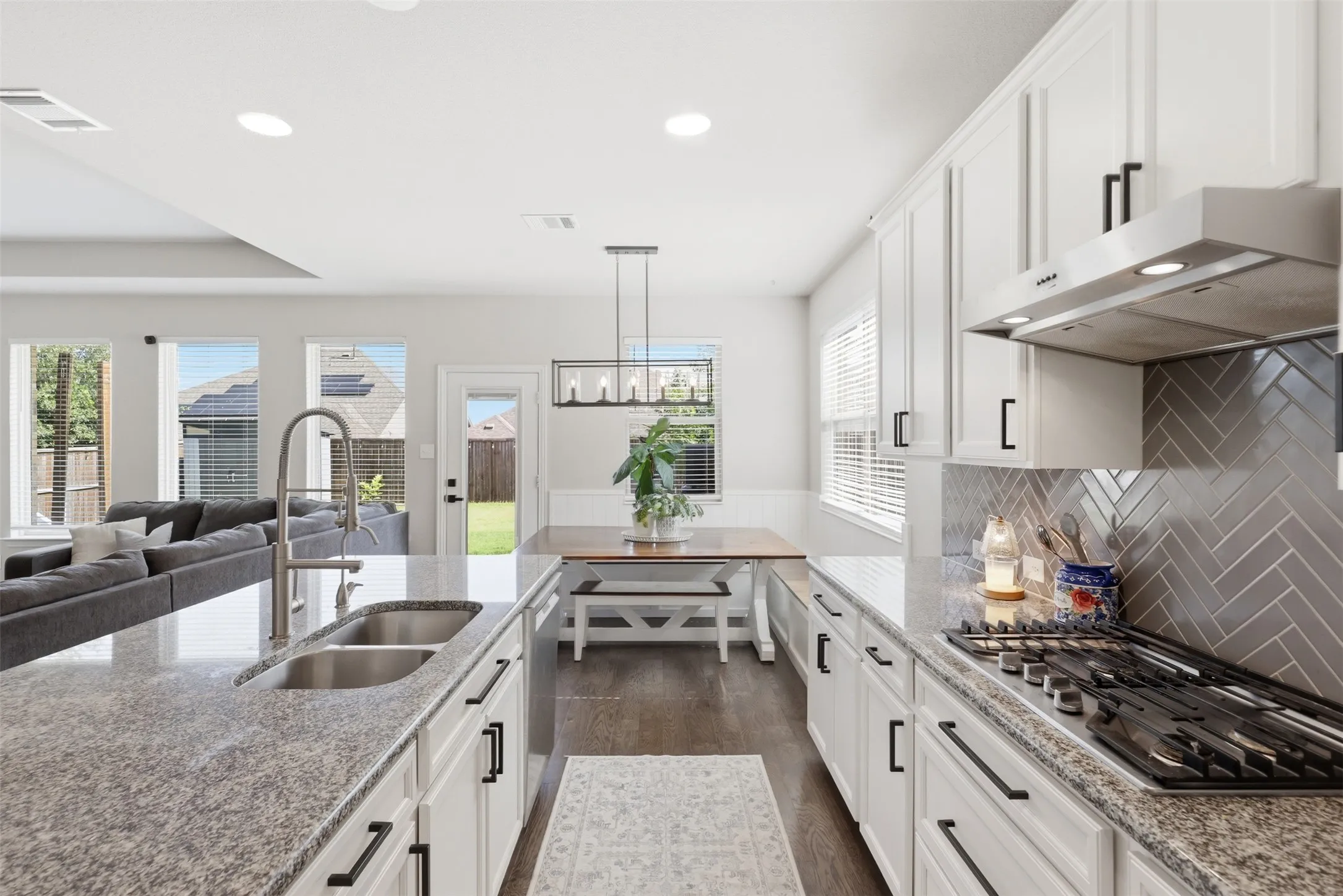 Single Family Residence For Sale in Denton County , 6127 Heron Drive, Celina, Texas 76227, 5 Bedroom, 3 Bathroom, 2 Garage spaces, 2,397 Sqft, built in 2019, mls#21293274, Real Estate Agent in Celina, Homes For Sale in Denton county, Homes For Sale in Celina, Realtor in Celina Texas, Real Estate Brokerage Independent Realty Texas, Luminita Cordes Realtor