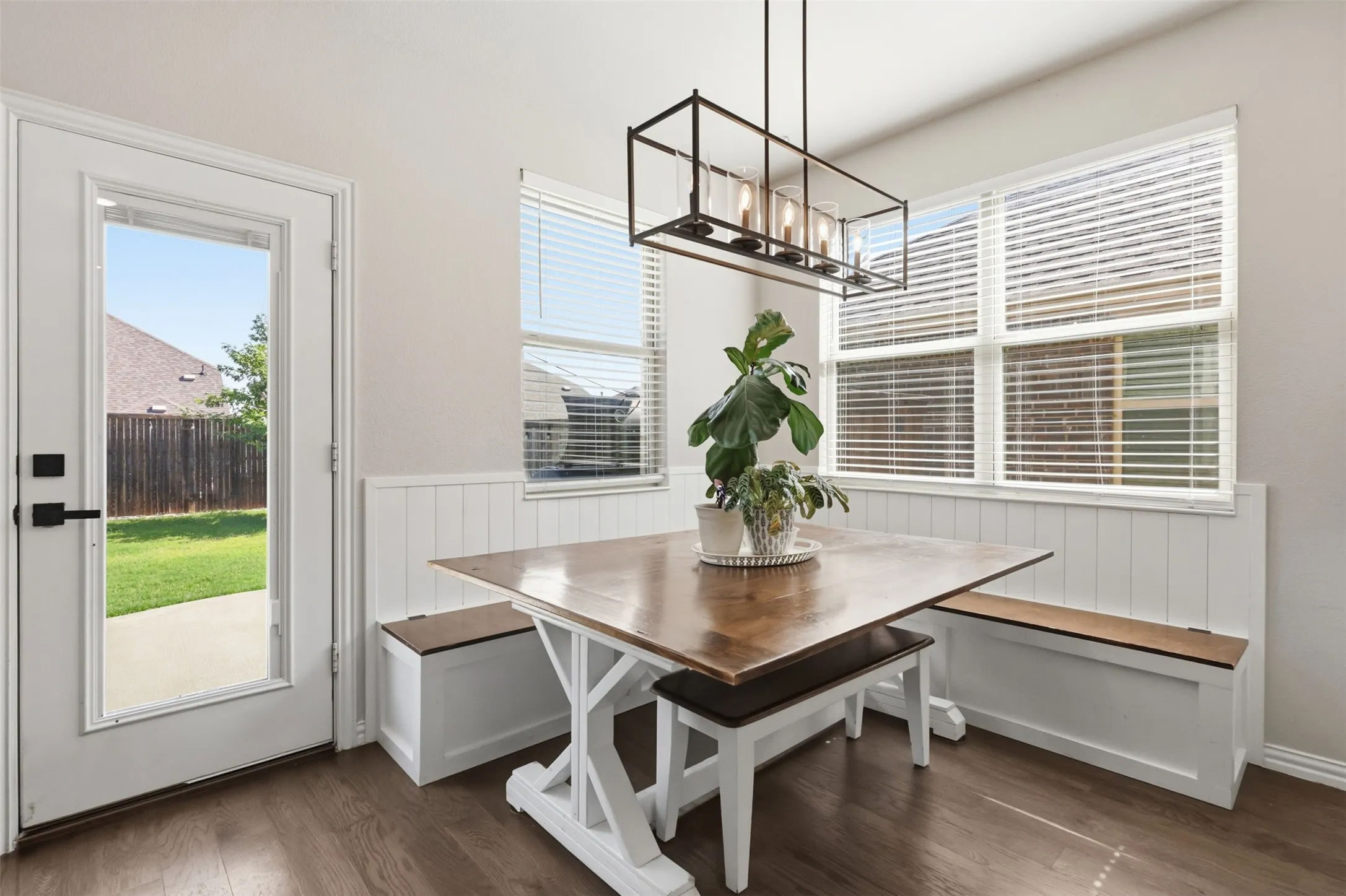 Single Family Residence For Sale in Denton County , 6127 Heron Drive, Celina, Texas 76227, 5 Bedroom, 3 Bathroom, 2 Garage spaces, 2,397 Sqft, built in 2019, mls#21293274, Real Estate Agent in Celina, Homes For Sale in Denton county, Homes For Sale in Celina, Realtor in Celina Texas, Real Estate Brokerage Independent Realty Texas, Luminita Cordes Realtor