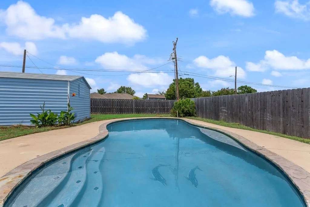 Single Family Residence For Sale in Dallas County , 3517 Sachse Road, Sachse, Texas 75048, 3 Bedroom, 3 Bathroom, 2 Garage spaces, 1,951 Sqft, built in 1984, mls#21283075, Real Estate Agent in Sachse, Homes For Sale in Dallas county, Homes For Sale in Sachse, Realtor in Sachse Texas, Real Estate Brokerage Independent Realty Texas, Luminita Cordes Realtor