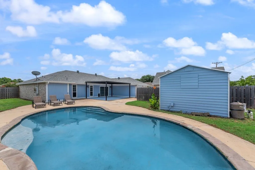 Single Family Residence For Sale in Dallas County , 3517 Sachse Road, Sachse, Texas 75048, 3 Bedroom, 3 Bathroom, 2 Garage spaces, 1,951 Sqft, built in 1984, mls#21283075, Real Estate Agent in Sachse, Homes For Sale in Dallas county, Homes For Sale in Sachse, Realtor in Sachse Texas, Real Estate Brokerage Independent Realty Texas, Luminita Cordes Realtor