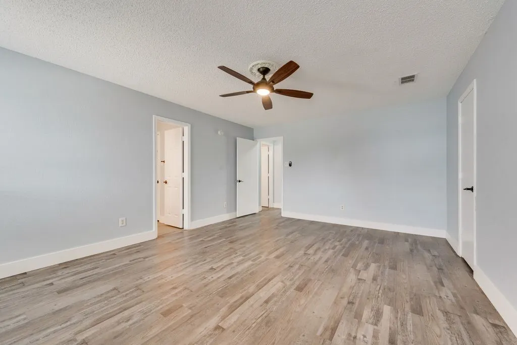Single Family Residence For Sale in Dallas County , 3517 Sachse Road, Sachse, Texas 75048, 3 Bedroom, 3 Bathroom, 2 Garage spaces, 1,951 Sqft, built in 1984, mls#21283075, Real Estate Agent in Sachse, Homes For Sale in Dallas county, Homes For Sale in Sachse, Realtor in Sachse Texas, Real Estate Brokerage Independent Realty Texas, Luminita Cordes Realtor