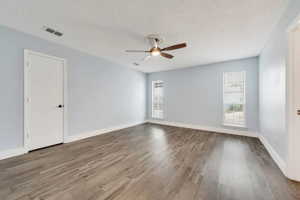 Single Family Residence For Sale in Dallas County , 3517 Sachse Road, Sachse, Texas 75048, 3 Bedroom, 3 Bathroom, 2 Garage spaces, 1,951 Sqft, built in 1984, mls#21283075, Real Estate Agent in Sachse, Homes For Sale in Dallas county, Homes For Sale in Sachse, Realtor in Sachse Texas, Real Estate Brokerage Independent Realty Texas, Luminita Cordes Realtor