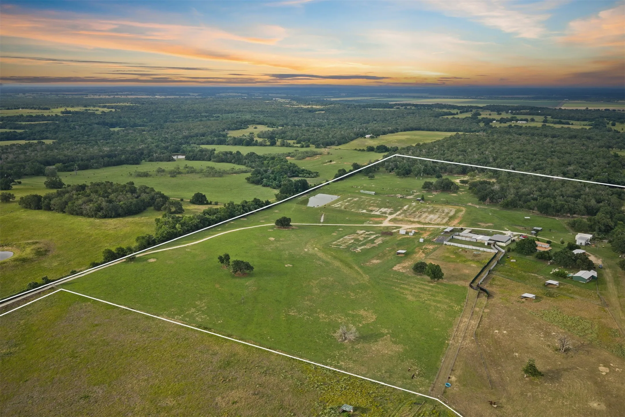 Farm For Sale in Milam County , 132 County Road 267, Cameron, Texas 76520, 4 Bedroom, 3 Bathroom, Garage spaces, 1,754 Sqft, built in 1990, mls#21291441, Real Estate Agent in Cameron, Homes For Sale in Milam county, Homes For Sale in Cameron, Realtor in Cameron Texas, Real Estate Brokerage Independent Realty Texas, Luminita Cordes Realtor