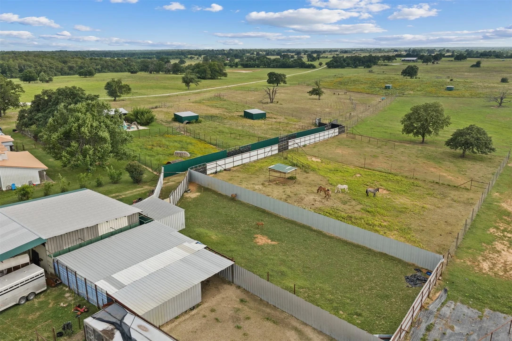 Farm For Sale in Milam County , 132 County Road 267, Cameron, Texas 76520, 4 Bedroom, 3 Bathroom, Garage spaces, 1,754 Sqft, built in 1990, mls#21291441, Real Estate Agent in Cameron, Homes For Sale in Milam county, Homes For Sale in Cameron, Realtor in Cameron Texas, Real Estate Brokerage Independent Realty Texas, Luminita Cordes Realtor