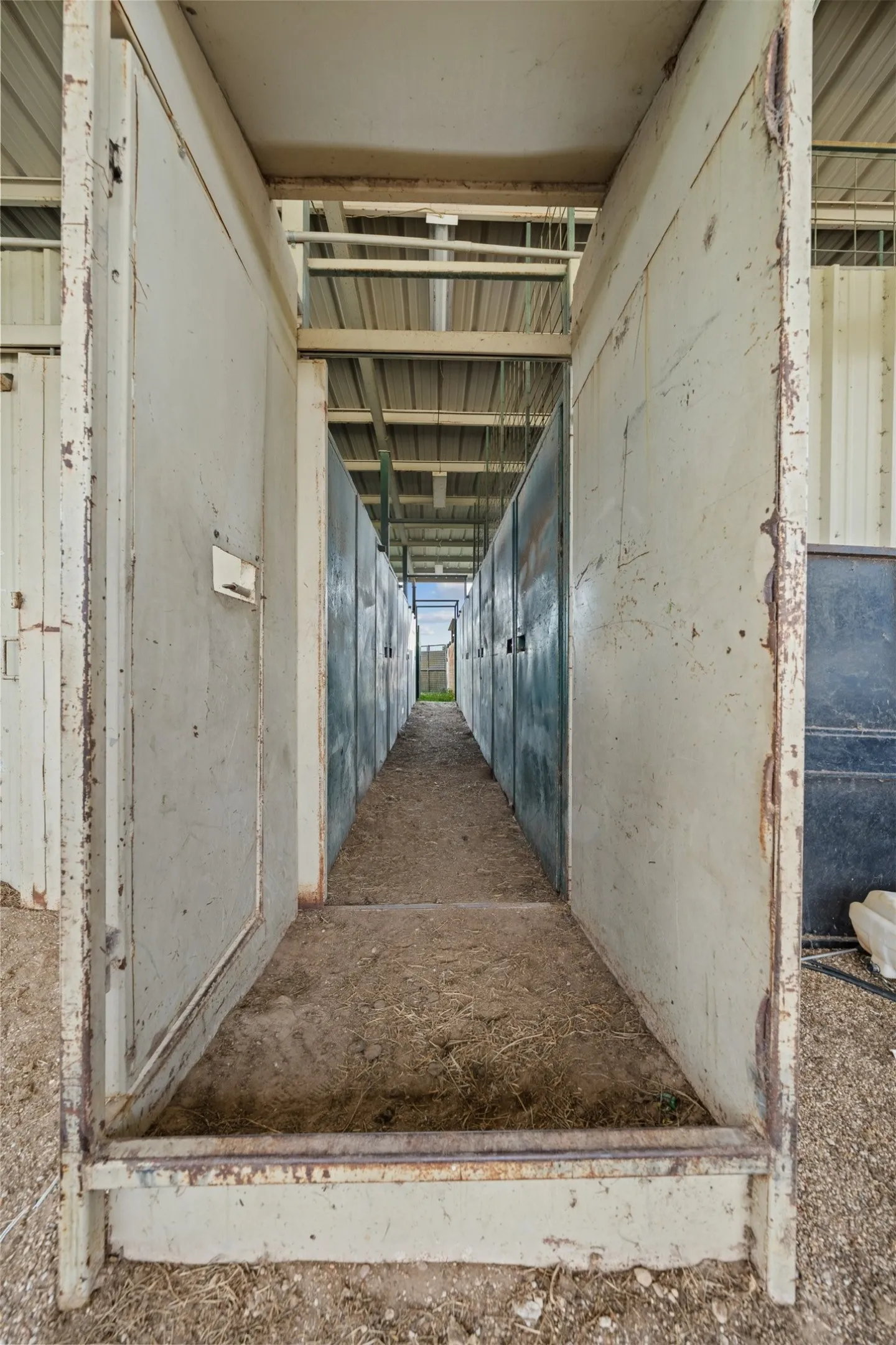 Farm For Sale in Milam County , 132 County Road 267, Cameron, Texas 76520, 4 Bedroom, 3 Bathroom, Garage spaces, 1,754 Sqft, built in 1990, mls#21291441, Real Estate Agent in Cameron, Homes For Sale in Milam county, Homes For Sale in Cameron, Realtor in Cameron Texas, Real Estate Brokerage Independent Realty Texas, Luminita Cordes Realtor