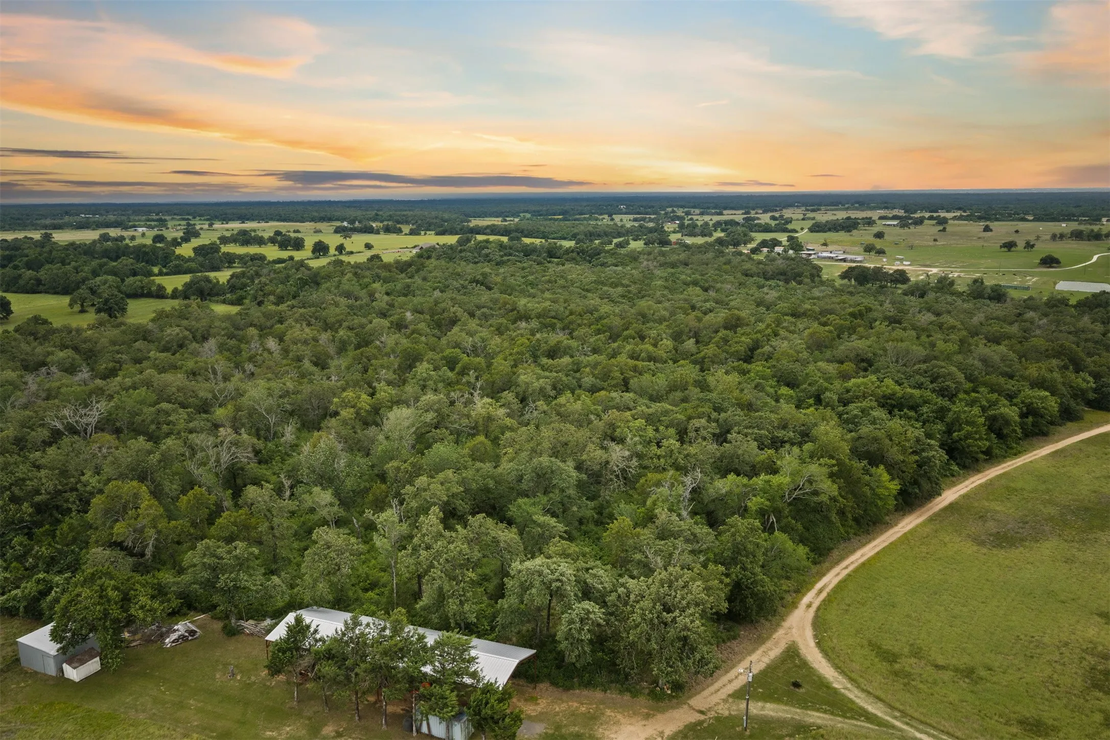Farm For Sale in Milam County , 132 County Road 267, Cameron, Texas 76520, 4 Bedroom, 3 Bathroom, Garage spaces, 1,754 Sqft, built in 1990, mls#21291441, Real Estate Agent in Cameron, Homes For Sale in Milam county, Homes For Sale in Cameron, Realtor in Cameron Texas, Real Estate Brokerage Independent Realty Texas, Luminita Cordes Realtor