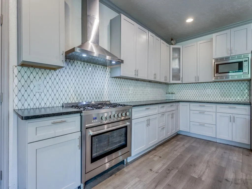Single Family Residence For Sale in Cooke County , 203 Pueblo Drive, Lake Kiowa, Texas 76240, 4 Bedrooms, 4 Bathrooms, 3 Garage spaces, 3,345 Sqft, built in 2020, Price $674,000, mls#21291599, Real Estate Agent in Lake Kiowa, Homes For Sale in Cooke county, Homes For Sale in Lake Kiowa, Realtor in Lake Kiowa Texas, Real Estate Brokerage Independent Realty Texas, Luminita Cordes Realtor