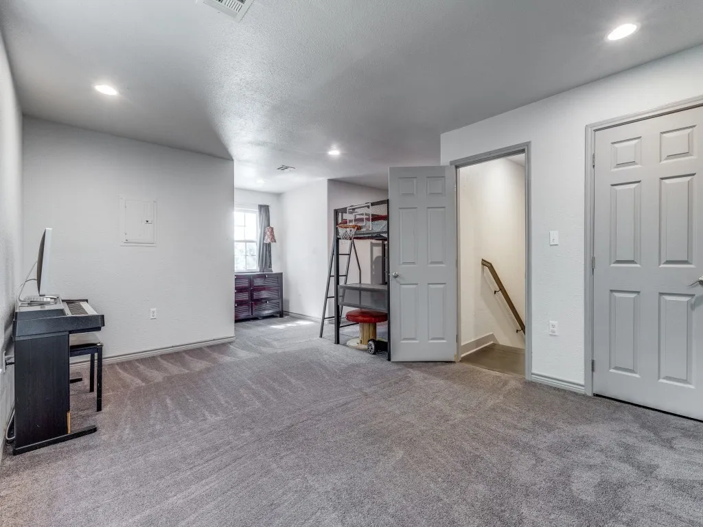 Single Family Residence For Sale in Cooke County , 203 Pueblo Drive, Lake Kiowa, Texas 76240, 4 Bedrooms, 4 Bathrooms, 3 Garage spaces, 3,345 Sqft, built in 2020, Price $674,000, mls#21291599, Real Estate Agent in Lake Kiowa, Homes For Sale in Cooke county, Homes For Sale in Lake Kiowa, Realtor in Lake Kiowa Texas, Real Estate Brokerage Independent Realty Texas, Luminita Cordes Realtor