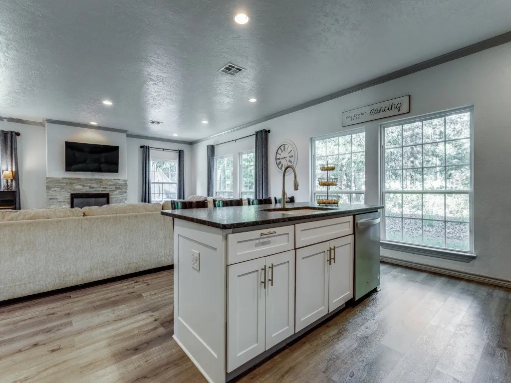 Single Family Residence For Sale in Cooke County , 203 Pueblo Drive, Lake Kiowa, Texas 76240, 4 Bedrooms, 4 Bathrooms, 3 Garage spaces, 3,345 Sqft, built in 2020, Price $674,000, mls#21291599, Real Estate Agent in Lake Kiowa, Homes For Sale in Cooke county, Homes For Sale in Lake Kiowa, Realtor in Lake Kiowa Texas, Real Estate Brokerage Independent Realty Texas, Luminita Cordes Realtor