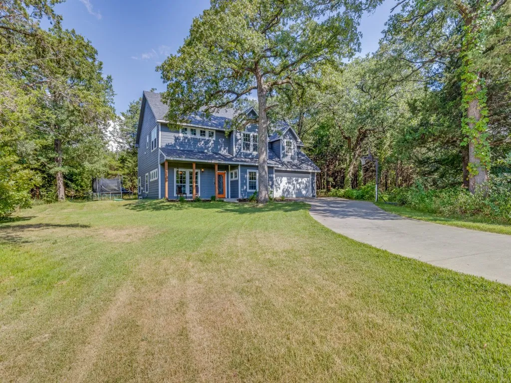 Single Family Residence For Sale in Cooke County , 203 Pueblo Drive, Lake Kiowa, Texas 76240, 4 Bedrooms, 4 Bathrooms, 3 Garage spaces, 3,345 Sqft, built in 2020, Price $674,000, mls#21291599, Real Estate Agent in Lake Kiowa, Homes For Sale in Cooke county, Homes For Sale in Lake Kiowa, Realtor in Lake Kiowa Texas, Real Estate Brokerage Independent Realty Texas, Luminita Cordes Realtor
