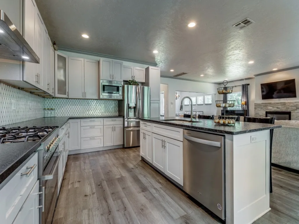 Single Family Residence For Sale in Cooke County , 203 Pueblo Drive, Lake Kiowa, Texas 76240, 4 Bedrooms, 4 Bathrooms, 3 Garage spaces, 3,345 Sqft, built in 2020, Price $674,000, mls#21291599, Real Estate Agent in Lake Kiowa, Homes For Sale in Cooke county, Homes For Sale in Lake Kiowa, Realtor in Lake Kiowa Texas, Real Estate Brokerage Independent Realty Texas, Luminita Cordes Realtor