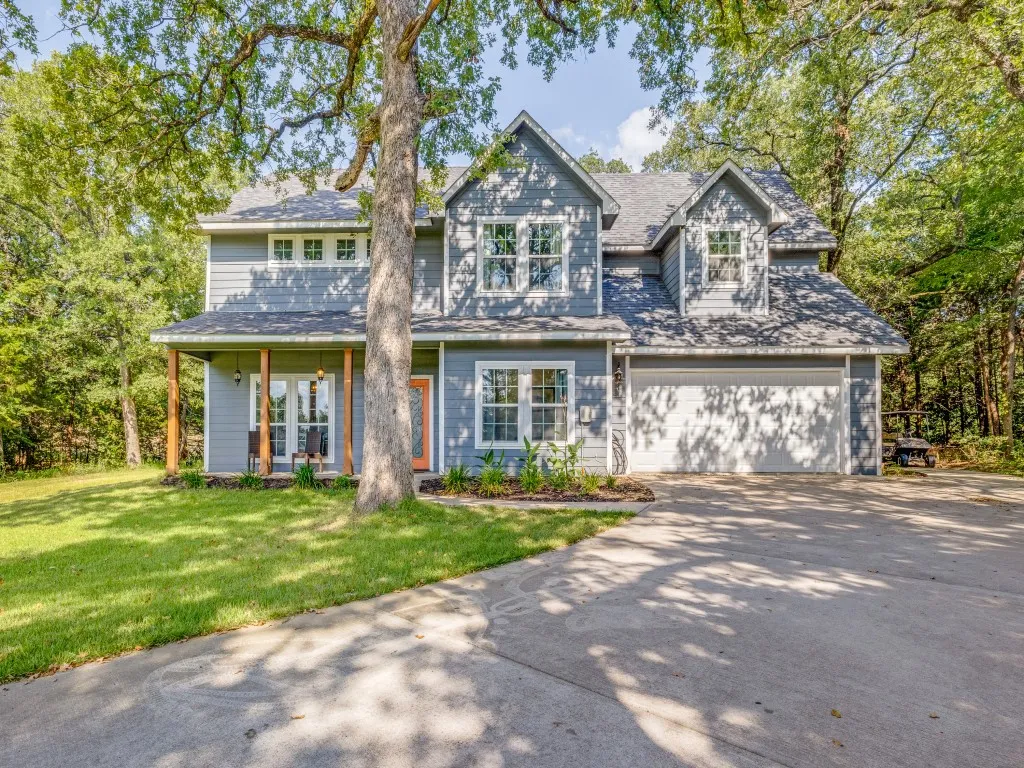 Single Family Residence For Sale in Cooke County , 203 Pueblo Drive, Lake Kiowa, Texas 76240, 4 Bedrooms, 4 Bathrooms, 3 Garage spaces, 3,345 Sqft, built in 2020, Price $674,000, mls#21291599, Real Estate Agent in Lake Kiowa, Homes For Sale in Cooke county, Homes For Sale in Lake Kiowa, Realtor in Lake Kiowa Texas, Real Estate Brokerage Independent Realty Texas, Luminita Cordes Realtor