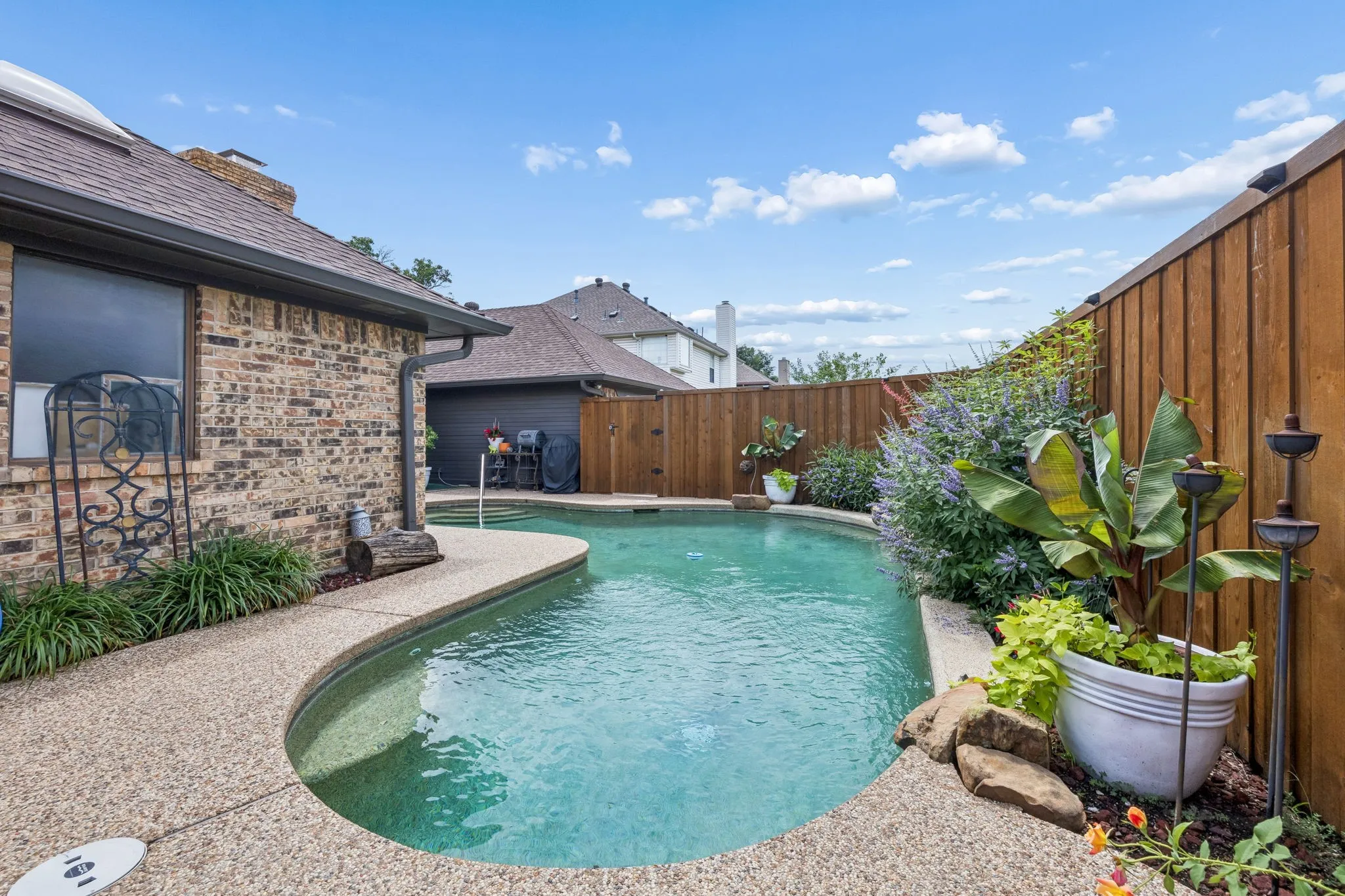 Single Family Residence For Sale in Collin County , 3517 Nova Trail, Plano, Texas 75023, 3 Bedroom, 2 Bathroom, 2 Garage spaces, 2,063 Sqft, built in 1984, mls#21292897, Real Estate Agent in Plano, Homes For Sale in Collin county, Homes For Sale in Plano, Realtor in Plano Texas, Real Estate Brokerage Independent Realty Texas, Luminita Cordes Realtor