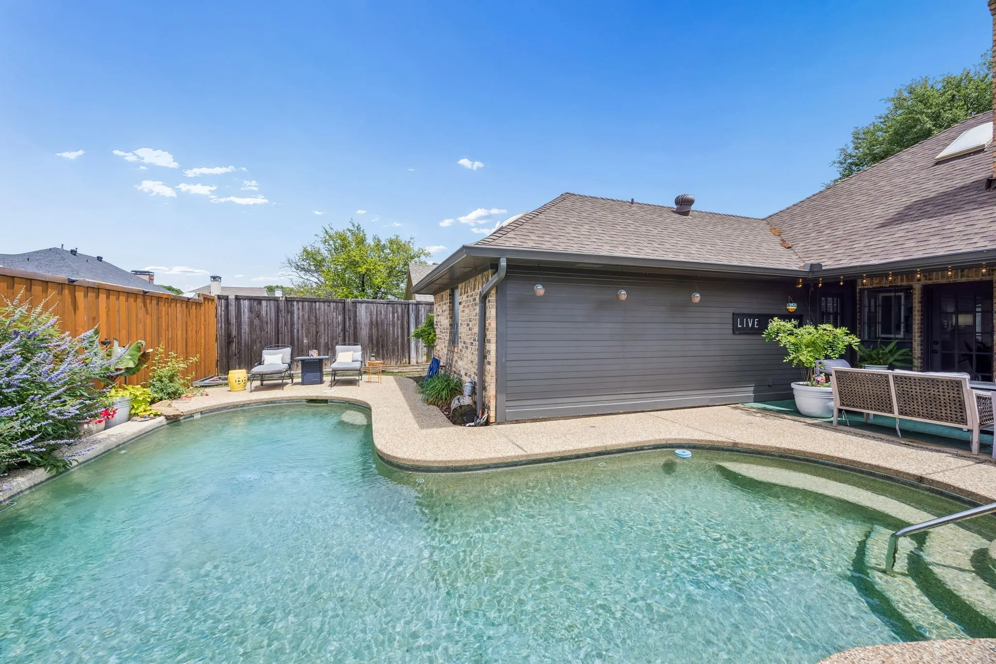 Single Family Residence For Sale in Collin County , 3517 Nova Trail, Plano, Texas 75023, 3 Bedroom, 2 Bathroom, 2 Garage spaces, 2,063 Sqft, built in 1984, mls#21292897, Real Estate Agent in Plano, Homes For Sale in Collin county, Homes For Sale in Plano, Realtor in Plano Texas, Real Estate Brokerage Independent Realty Texas, Luminita Cordes Realtor