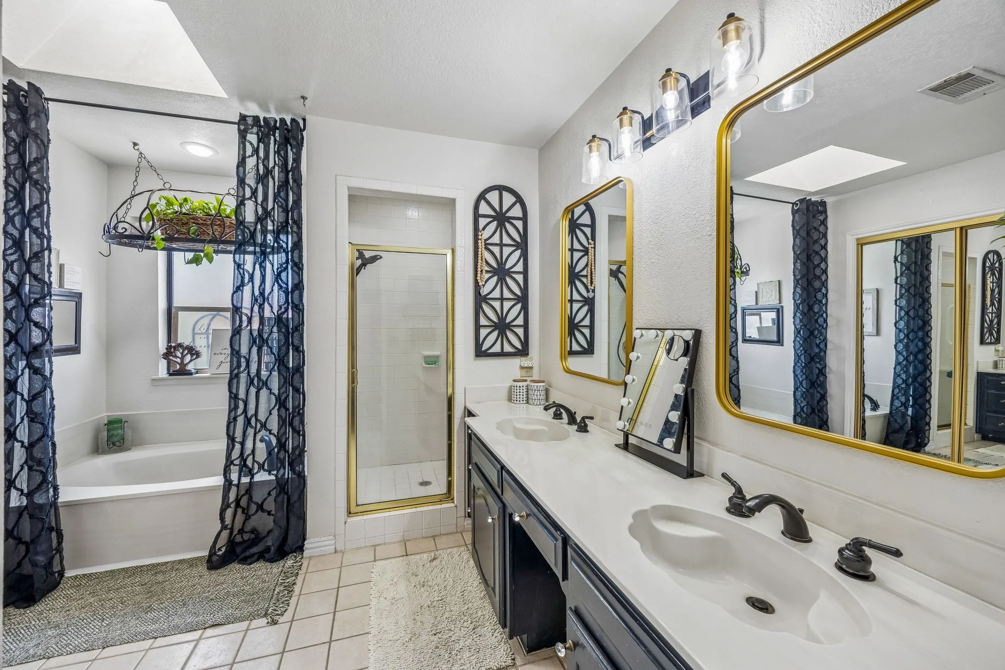 Single Family Residence For Sale in Collin County , 3517 Nova Trail, Plano, Texas 75023, 3 Bedroom, 2 Bathroom, 2 Garage spaces, 2,063 Sqft, built in 1984, mls#21292897, Real Estate Agent in Plano, Homes For Sale in Collin county, Homes For Sale in Plano, Realtor in Plano Texas, Real Estate Brokerage Independent Realty Texas, Luminita Cordes Realtor