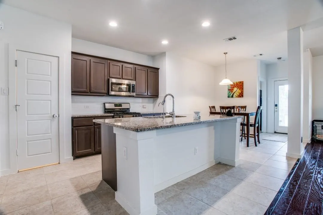 Single Family Residence For Rent in Denton County , 1905 Ranch Trail Road, Aubrey, Texas 76227, 3 Bedroom, 2 Bathroom, 2 Garage spaces, 1,849 Sqft, built in 2016, mls#21291807, Real Estate Agent in Aubrey, Homes For Rent in Denton county, Homes For Rent in Aubrey, Realtor in Aubrey Texas, Real Estate Brokerage Independent Realty Texas, Luminita Cordes Realtor