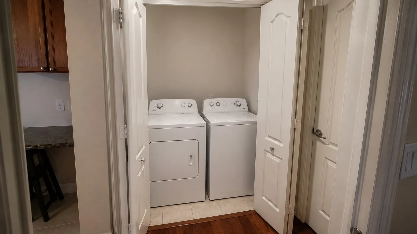 Condominium For Sale in Dallas County , 3400 Welborn Street 111, Dallas, Texas 75219, 1 Bedroom, 1 Bathroom, 1 Garage spaces, 890 Sqft, built in 1998, mls#21291189, Real Estate Agent in Dallas, Homes For Sale in Dallas county, Homes For Sale in Dallas, Realtor in Dallas Texas, Real Estate Brokerage Independent Realty Texas, Luminita Cordes Realtor