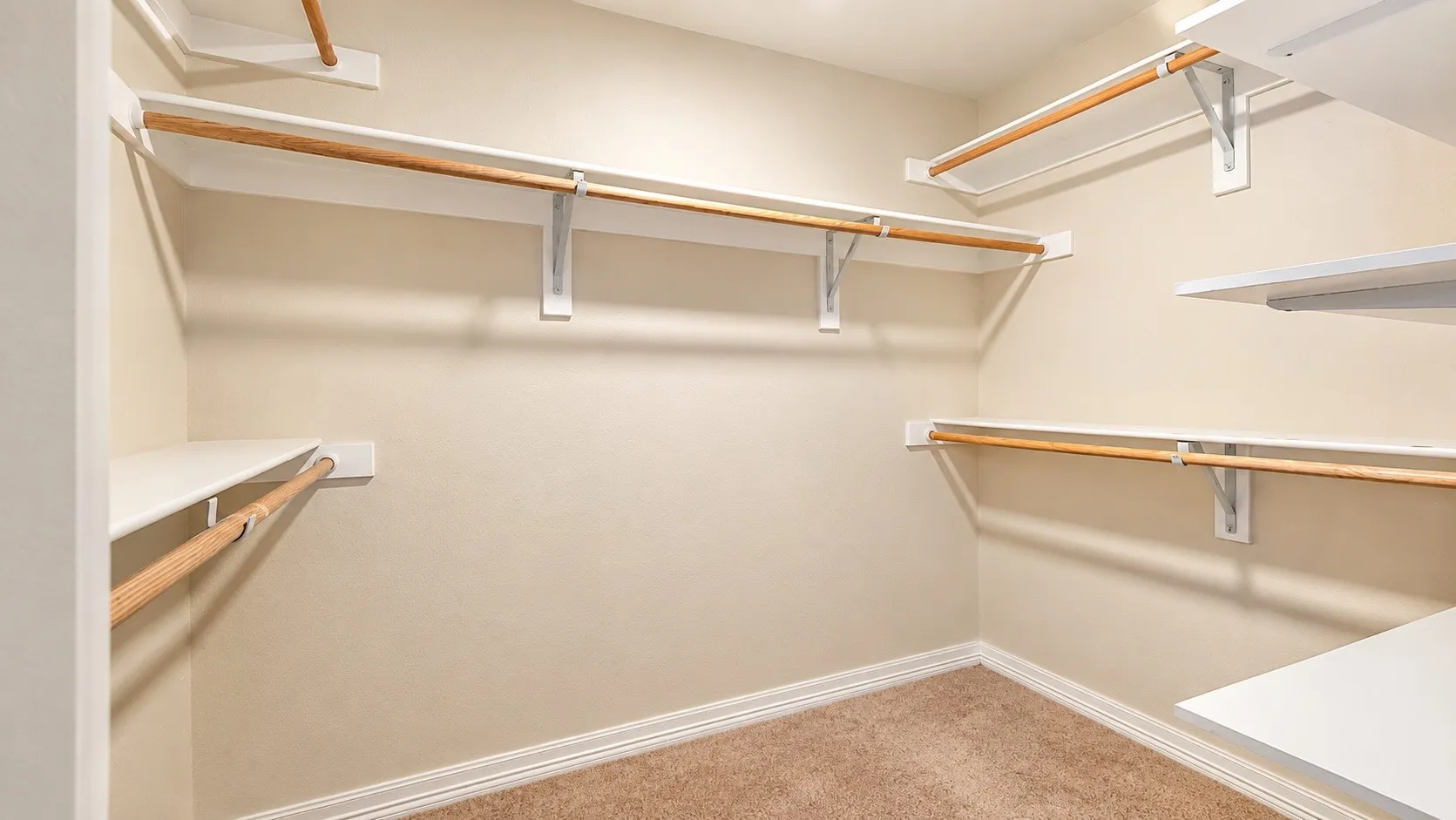 Condominium For Sale in Dallas County , 3400 Welborn Street 111, Dallas, Texas 75219, 1 Bedroom, 1 Bathroom, 1 Garage spaces, 890 Sqft, built in 1998, mls#21291189, Real Estate Agent in Dallas, Homes For Sale in Dallas county, Homes For Sale in Dallas, Realtor in Dallas Texas, Real Estate Brokerage Independent Realty Texas, Luminita Cordes Realtor