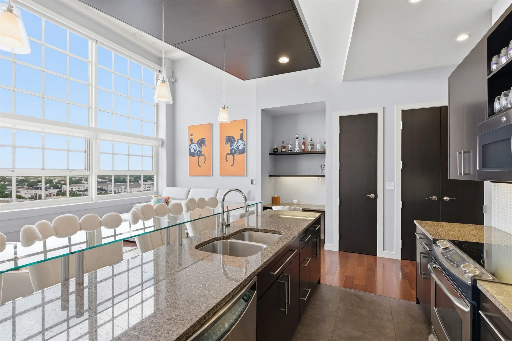 Condominium For Rent in Tarrant County , 2600 W 7th Street 2808, Fort Worth, Texas 76107, 2 Bedroom, 2 Bathroom, 2 Garage spaces, 1,263 Sqft, built in 1928, mls#21289218, Real Estate Agent in Fort Worth, Homes For Rent in Tarrant county, Homes For Rent in Fort Worth, Realtor in Fort Worth Texas, Real Estate Brokerage Independent Realty Texas, Luminita Cordes Realtor