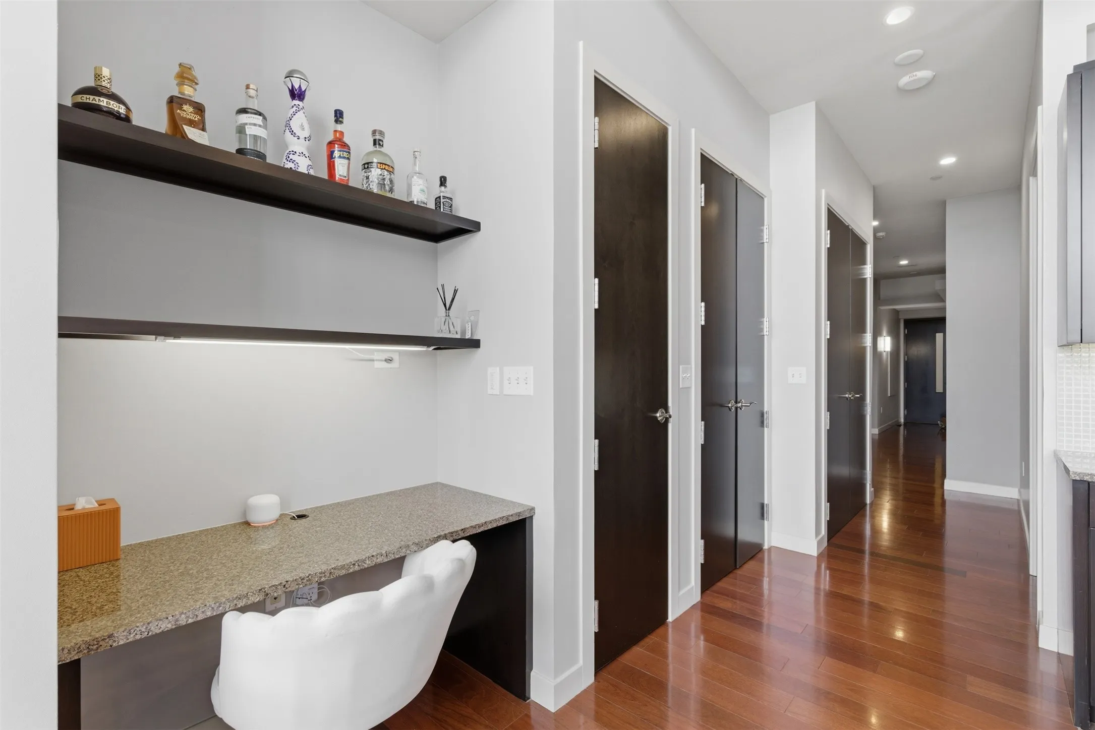 Condominium For Rent in Tarrant County , 2600 W 7th Street 2808, Fort Worth, Texas 76107, 2 Bedroom, 2 Bathroom, 2 Garage spaces, 1,263 Sqft, built in 1928, mls#21289218, Real Estate Agent in Fort Worth, Homes For Rent in Tarrant county, Homes For Rent in Fort Worth, Realtor in Fort Worth Texas, Real Estate Brokerage Independent Realty Texas, Luminita Cordes Realtor