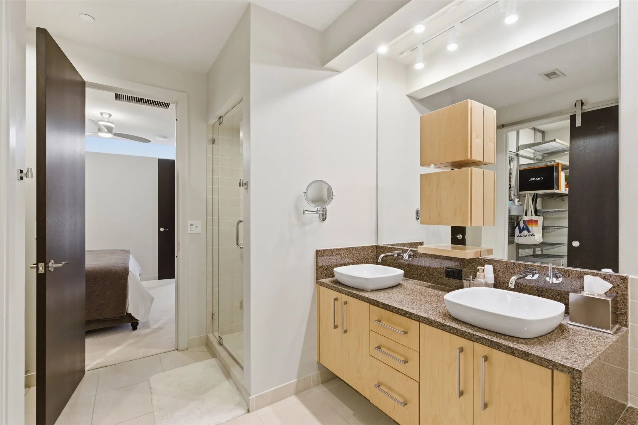 Condominium For Rent in Tarrant County , 2600 W 7th Street 2808, Fort Worth, Texas 76107, 2 Bedroom, 2 Bathroom, 2 Garage spaces, 1,263 Sqft, built in 1928, mls#21289218, Real Estate Agent in Fort Worth, Homes For Rent in Tarrant county, Homes For Rent in Fort Worth, Realtor in Fort Worth Texas, Real Estate Brokerage Independent Realty Texas, Luminita Cordes Realtor