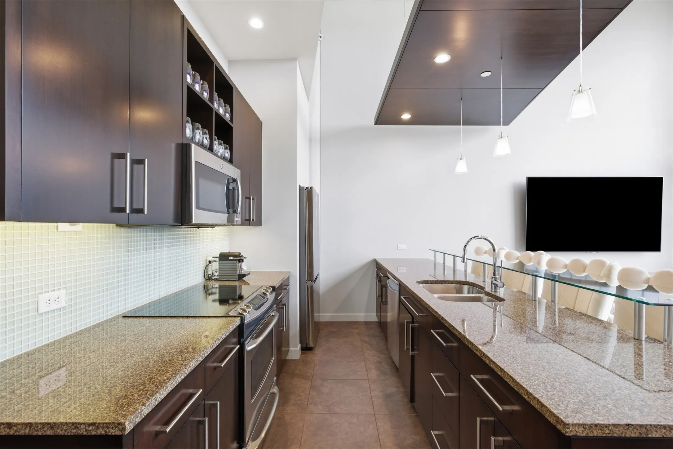 Condominium For Rent in Tarrant County , 2600 W 7th Street 2808, Fort Worth, Texas 76107, 2 Bedroom, 2 Bathroom, 2 Garage spaces, 1,263 Sqft, built in 1928, mls#21289218, Real Estate Agent in Fort Worth, Homes For Rent in Tarrant county, Homes For Rent in Fort Worth, Realtor in Fort Worth Texas, Real Estate Brokerage Independent Realty Texas, Luminita Cordes Realtor