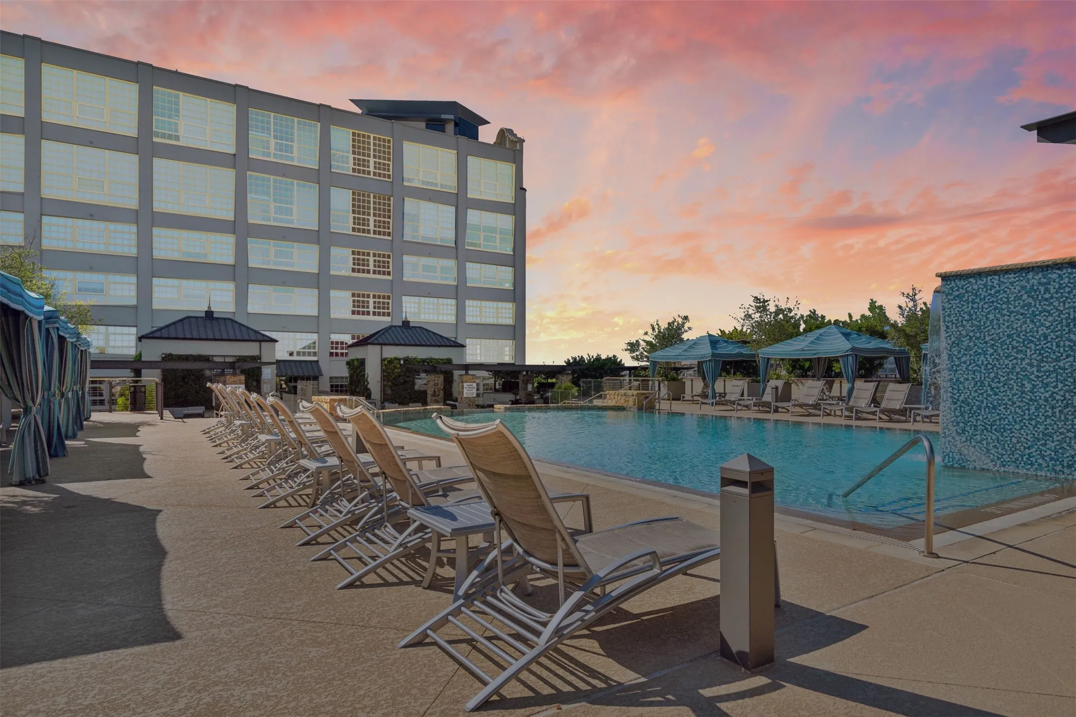 Condominium For Rent in Tarrant County , 2600 W 7th Street 2808, Fort Worth, Texas 76107, 2 Bedroom, 2 Bathroom, 2 Garage spaces, 1,263 Sqft, built in 1928, mls#21289218, Real Estate Agent in Fort Worth, Homes For Rent in Tarrant county, Homes For Rent in Fort Worth, Realtor in Fort Worth Texas, Real Estate Brokerage Independent Realty Texas, Luminita Cordes Realtor