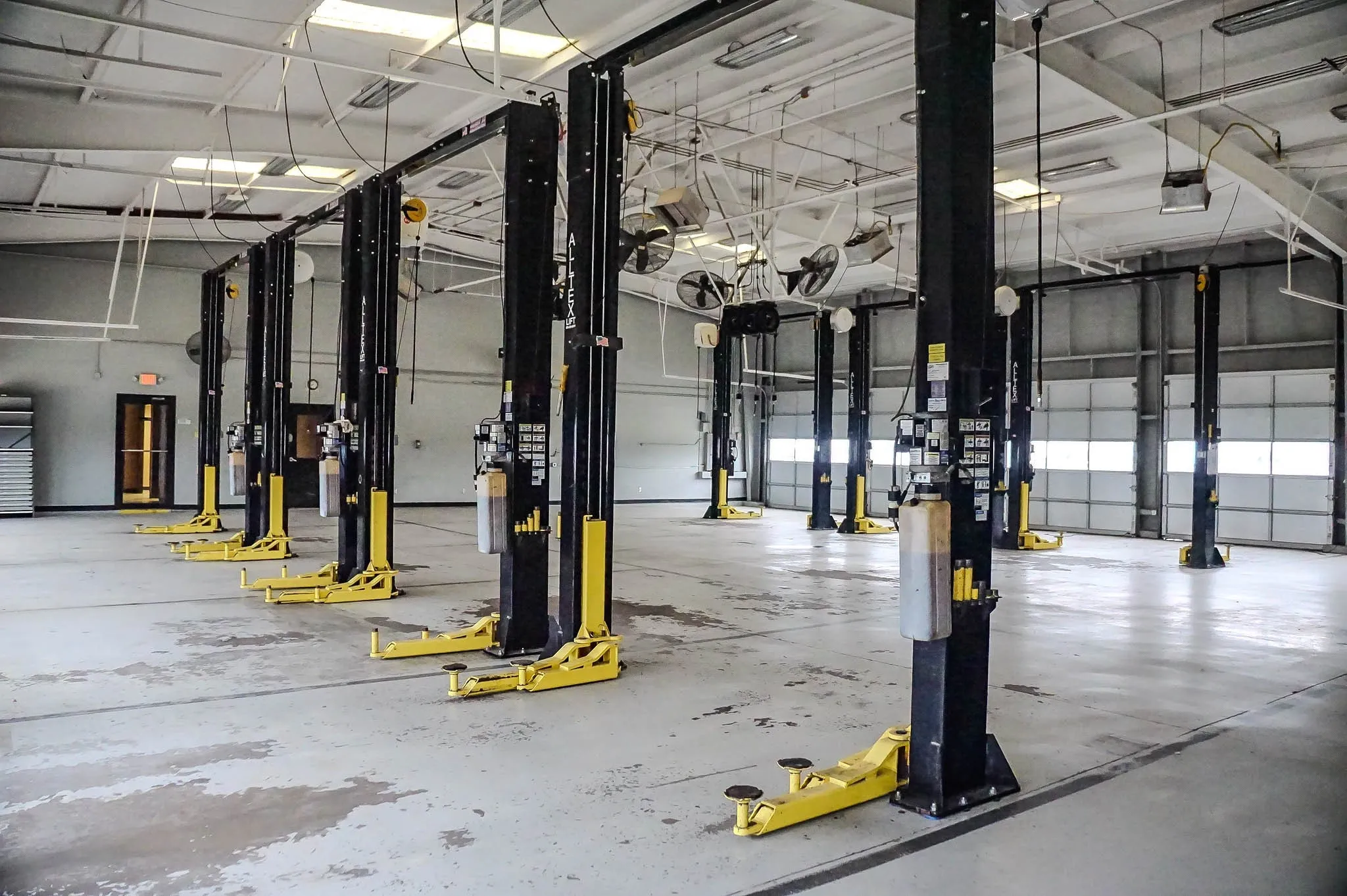 Business For Rent in Parker County , 3015 Fort Worth Highway A, Hudson Oaks, Texas 76087, 0, 0, Garage spaces, 0 Sqft, built in 1978, mls#21291381, Real Estate Agent in Hudson Oaks, Homes For Rent in Parker county, Homes For Rent in Hudson Oaks, Realtor in Hudson Oaks Texas, Real Estate Brokerage Independent Realty Texas, Luminita Cordes Realtor