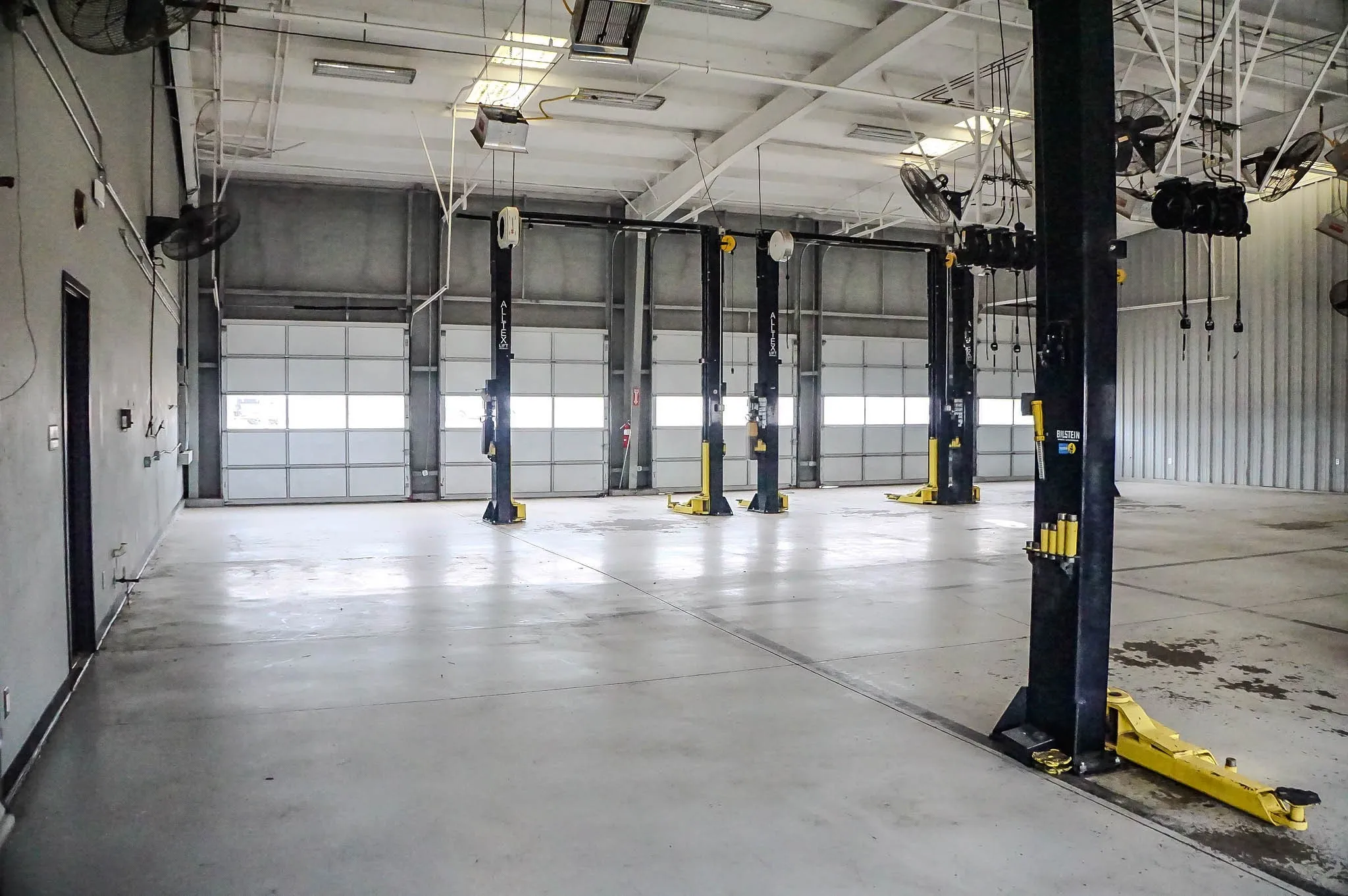 Business For Rent in Parker County , 3015 Fort Worth Highway A, Hudson Oaks, Texas 76087, 0, 0, Garage spaces, 0 Sqft, built in 1978, mls#21291381, Real Estate Agent in Hudson Oaks, Homes For Rent in Parker county, Homes For Rent in Hudson Oaks, Realtor in Hudson Oaks Texas, Real Estate Brokerage Independent Realty Texas, Luminita Cordes Realtor