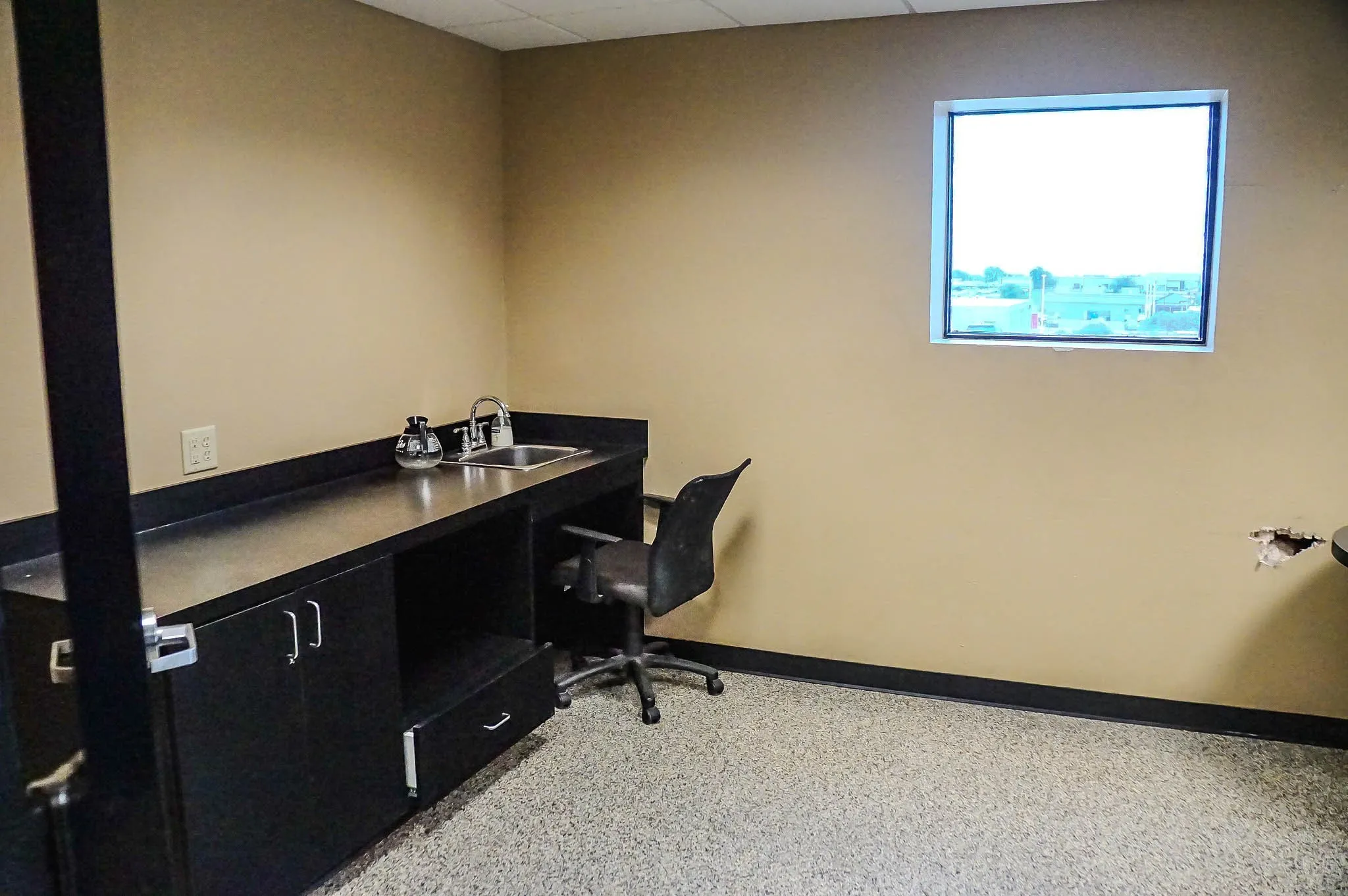 Business For Rent in Parker County , 3015 Fort Worth Highway A, Hudson Oaks, Texas 76087, 0, 0, Garage spaces, 0 Sqft, built in 1978, mls#21291381, Real Estate Agent in Hudson Oaks, Homes For Rent in Parker county, Homes For Rent in Hudson Oaks, Realtor in Hudson Oaks Texas, Real Estate Brokerage Independent Realty Texas, Luminita Cordes Realtor