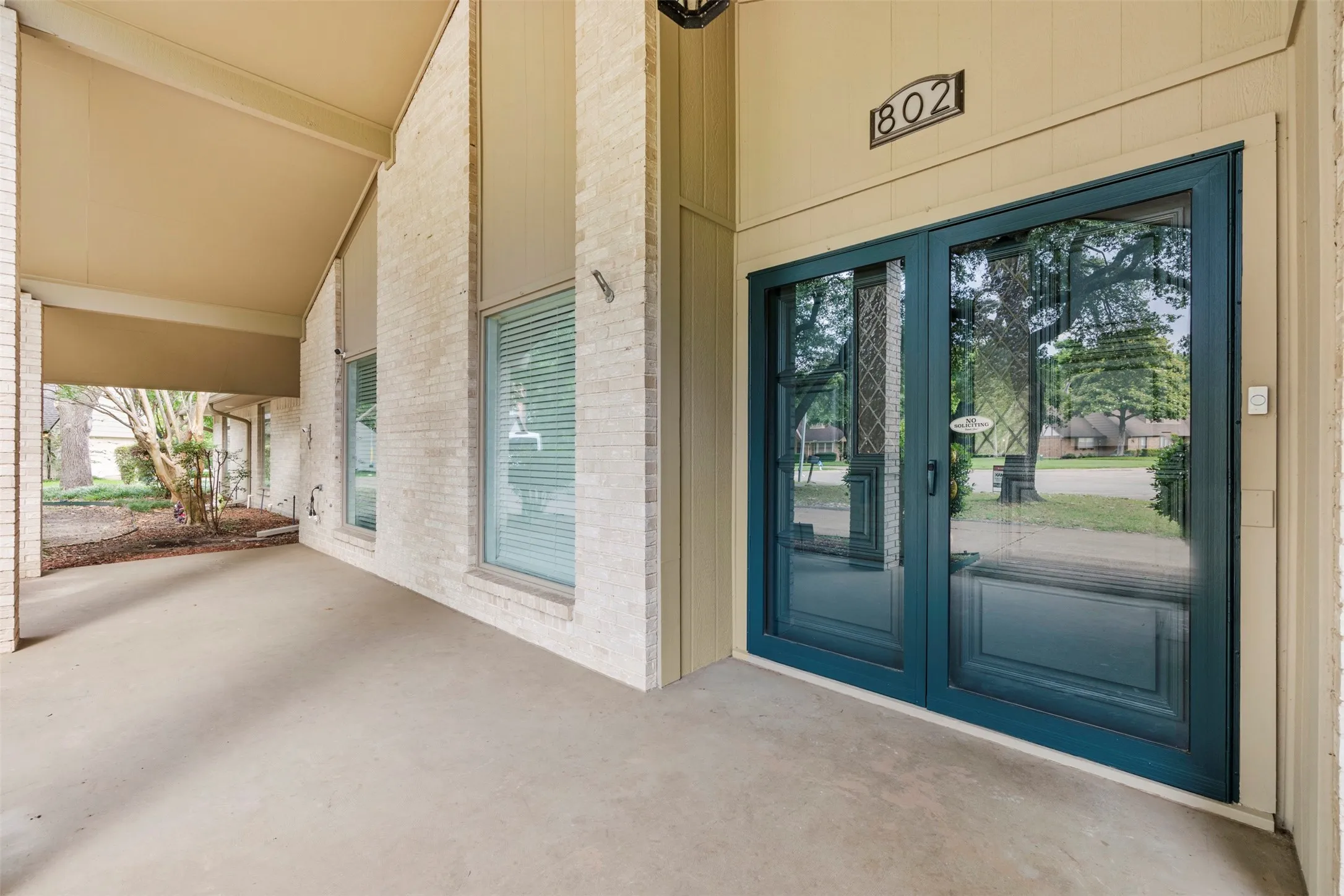 Single Family Residence For Sale in Dallas County , 802 Rock Canyon Drive, Duncanville, Texas 75137, 4 Bedroom, 3 Bathroom, 3 Garage spaces, 3,370 Sqft, built in 1974, mls#21287649, Real Estate Agent in Duncanville, Homes For Sale in Dallas county, Homes For Sale in Duncanville, Realtor in Duncanville Texas, Real Estate Brokerage Independent Realty Texas, Luminita Cordes Realtor